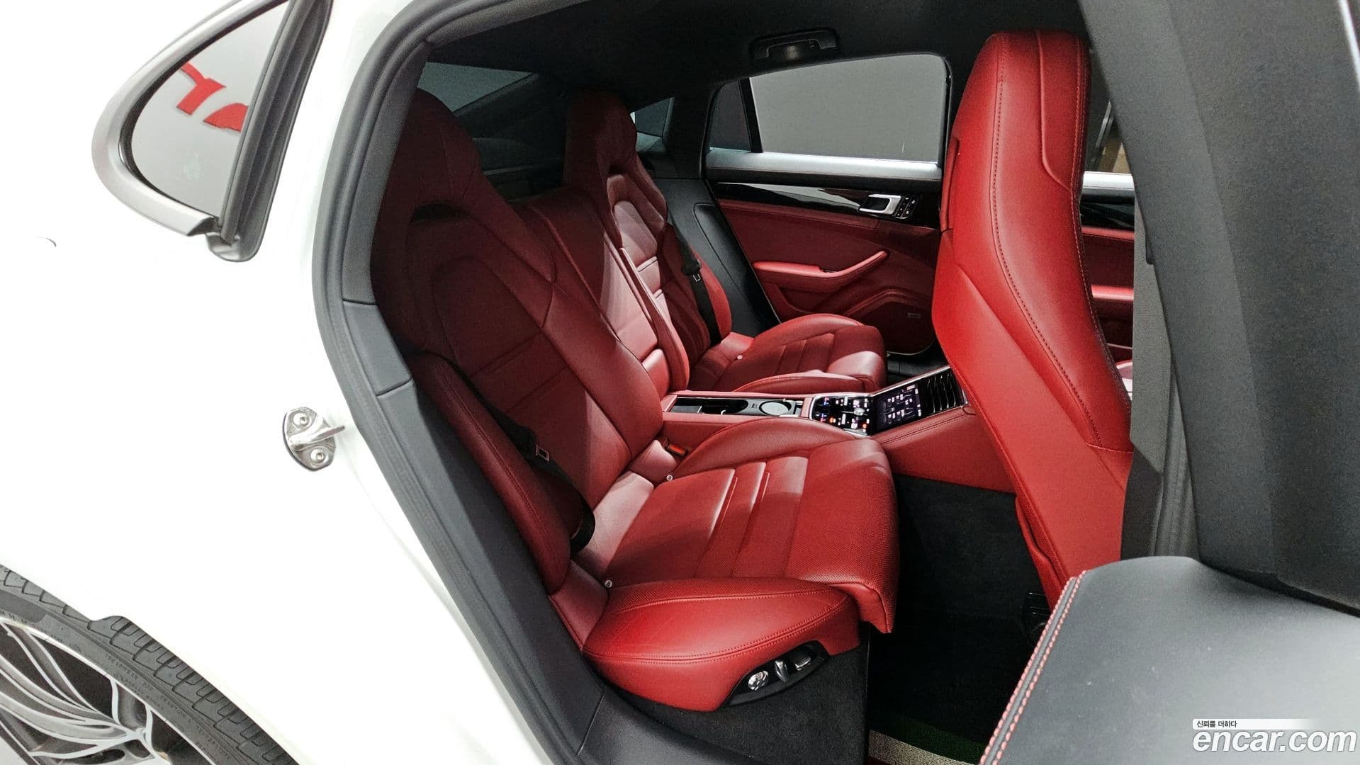 Main__Slider__Photo:Panamera Porsche 2021.11-11