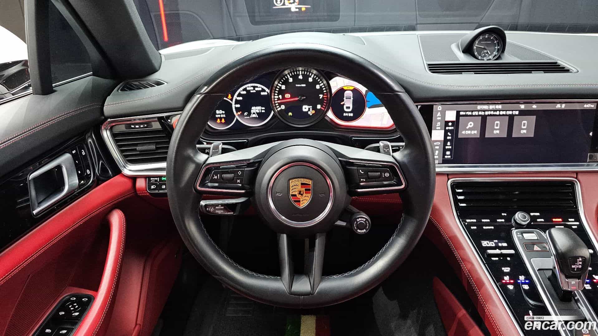 Panamera Porsche 2021.11-OPTION-017