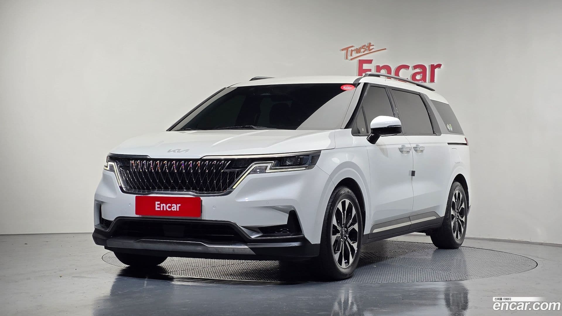 Main__Slider__Photo:Canival Kia 2023.4-0