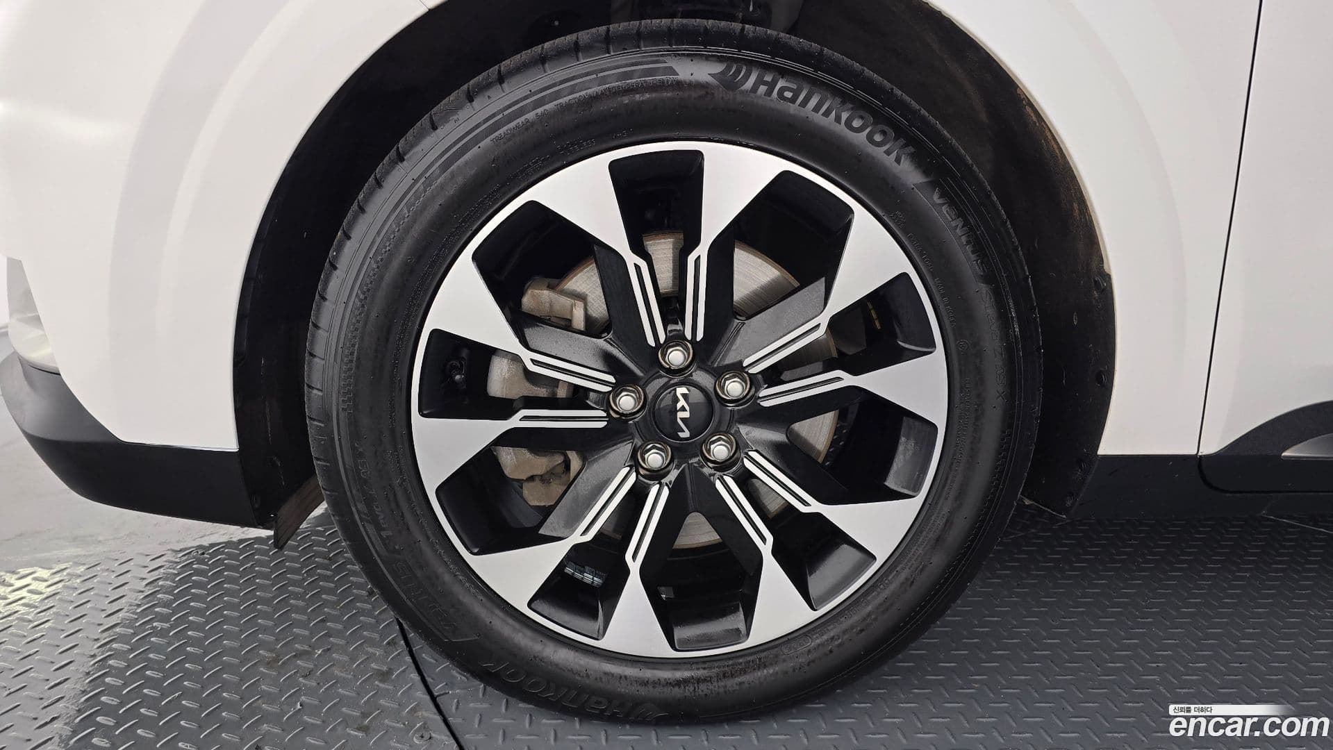 Main__Slider__Photo:Canival Kia 2023.4-4