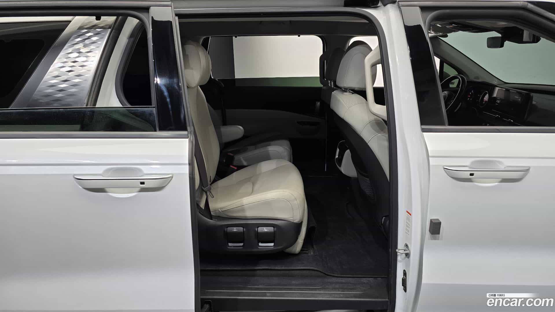 Canival Kia 2023.4-OPTION-016