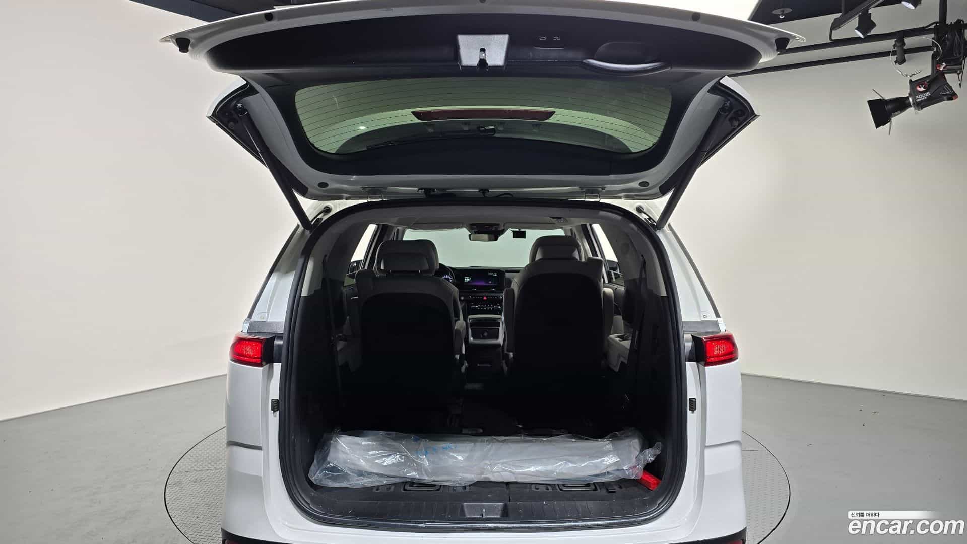 Canival Kia 2023.4-OPTION-024