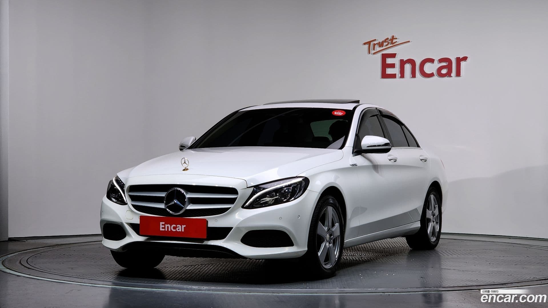 Main__Slider__Photo:C-Class Mercedes-Benz 2016.9-0