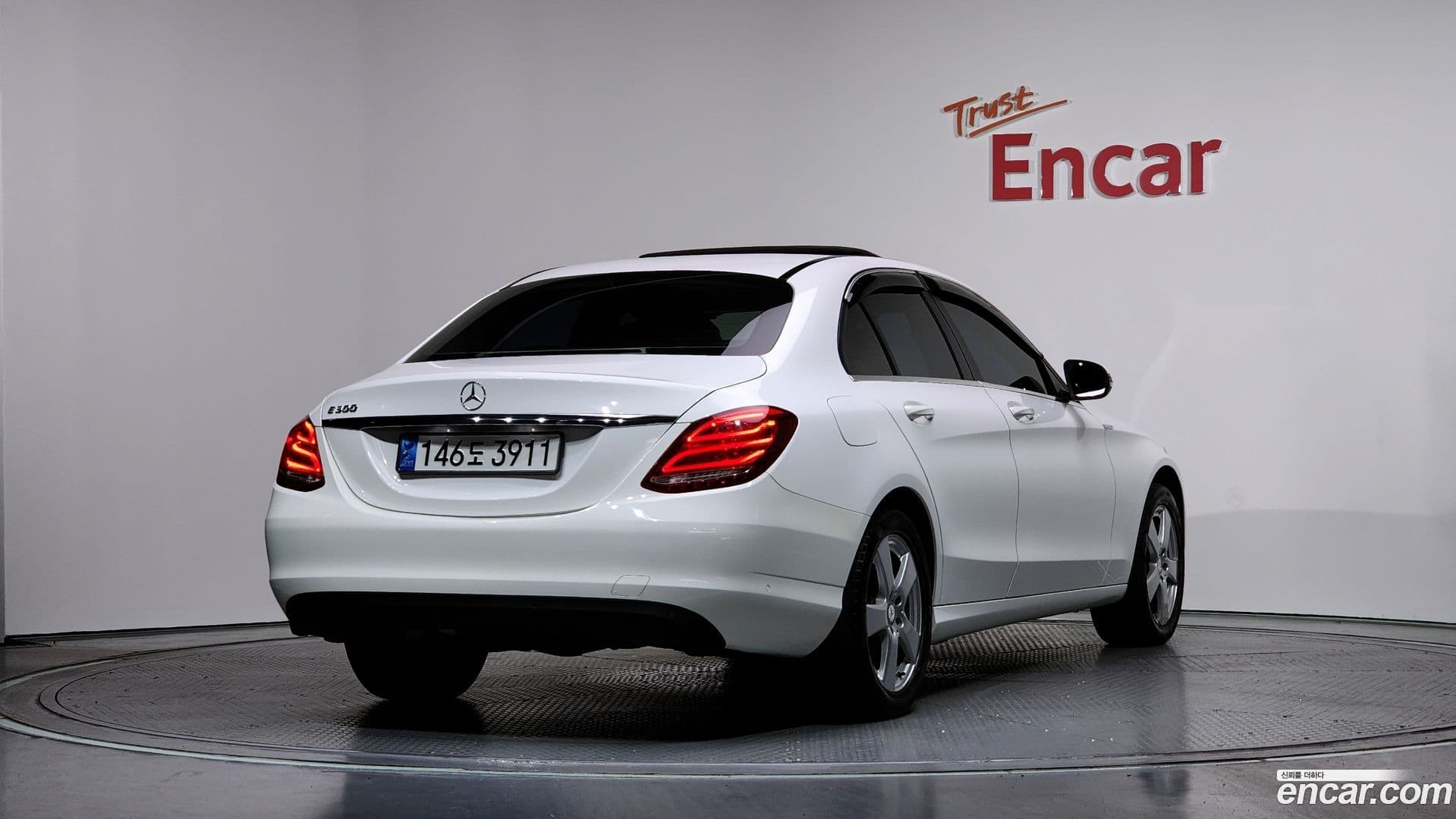 Main__Slider__Photo:C-Class Mercedes-Benz 2016.9-1