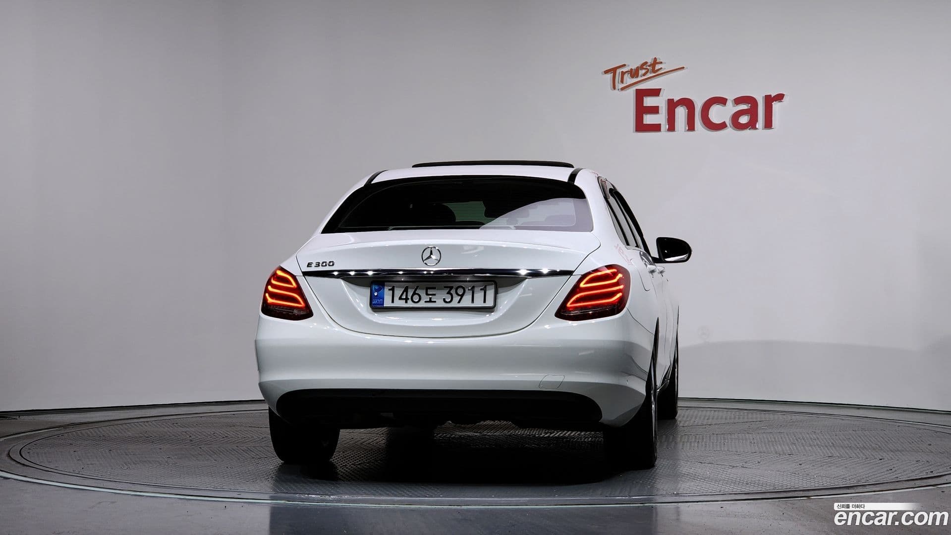 Main__Slider__Photo:C-Class Mercedes-Benz 2016.9-3