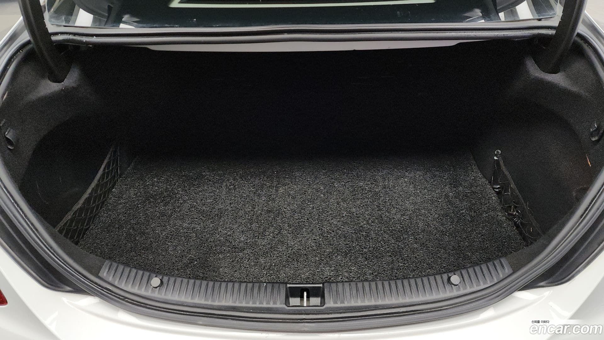 Main__Slider__Photo:C-Class Mercedes-Benz 2016.9-19