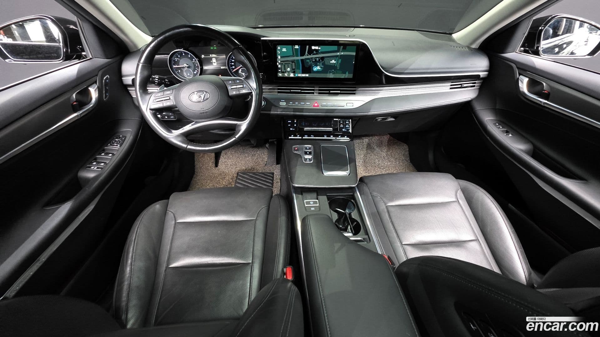 Main__Slider__Photo:Grandeur Hyundai 2021.4-6