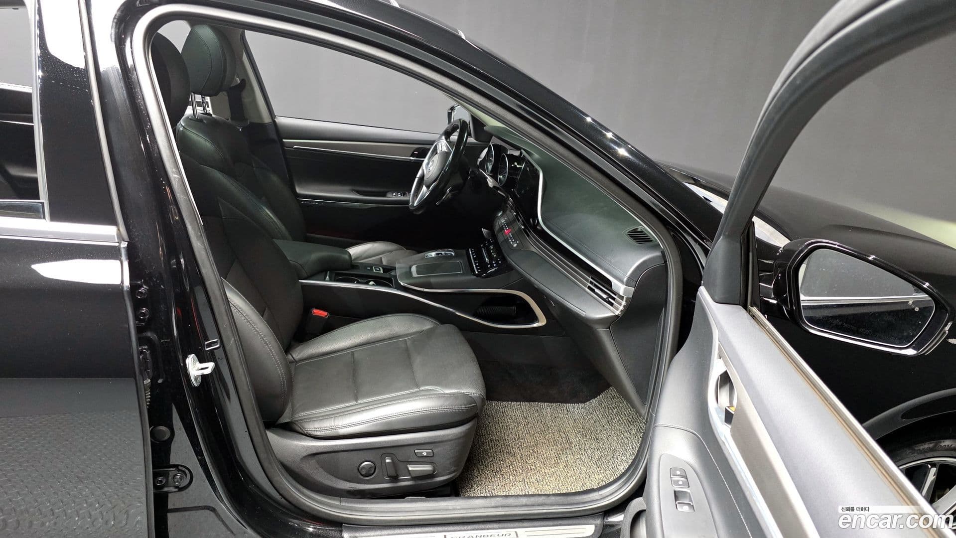 Main__Slider__Photo:Grandeur Hyundai 2021.4-10