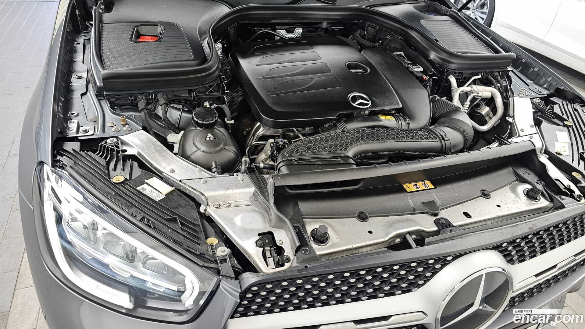 GLC-Class Mercedes-Benz 2022.8-INNER-006