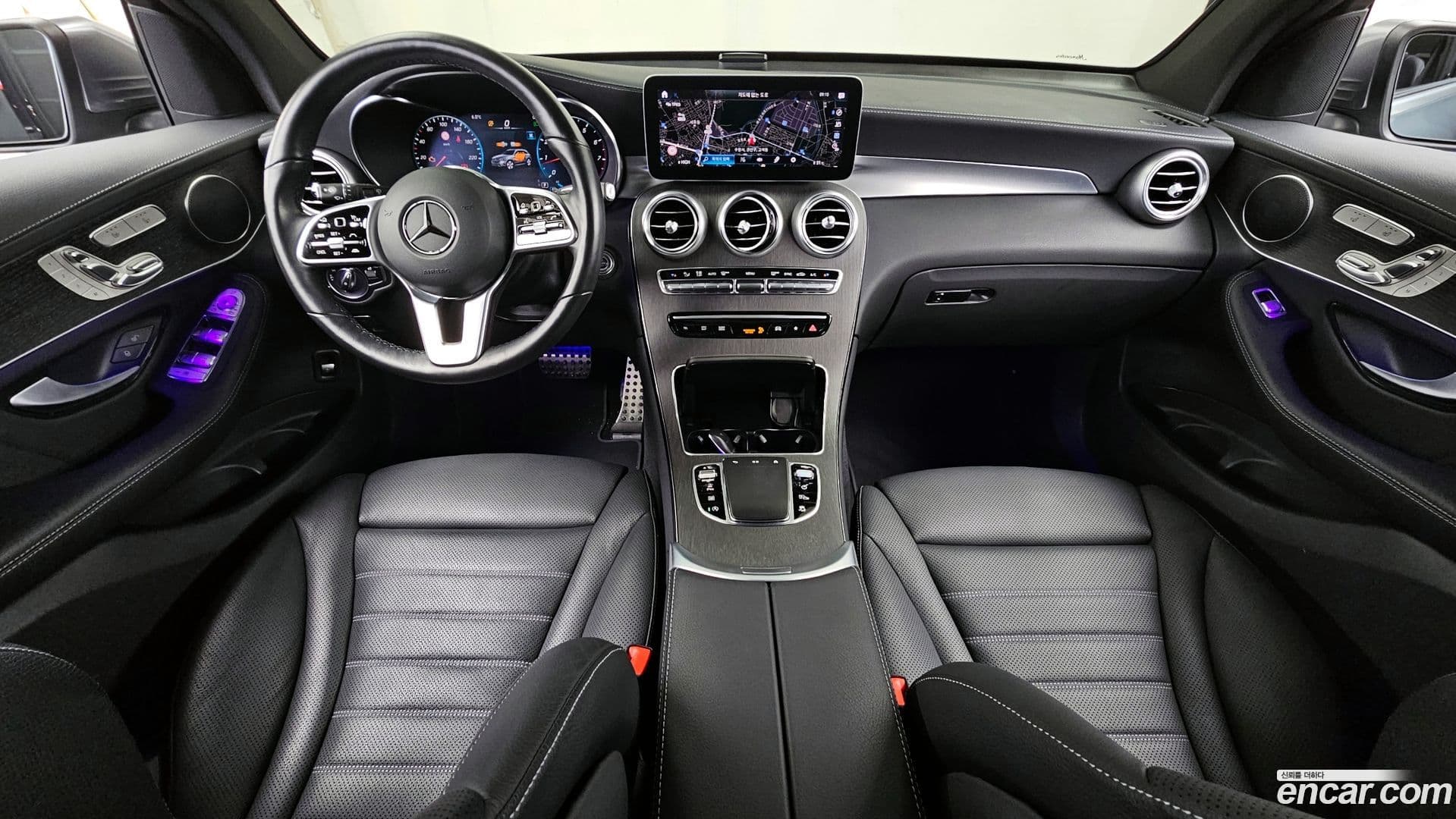 Main__Slider__Photo:GLC-Class Mercedes-Benz 2022.8-6