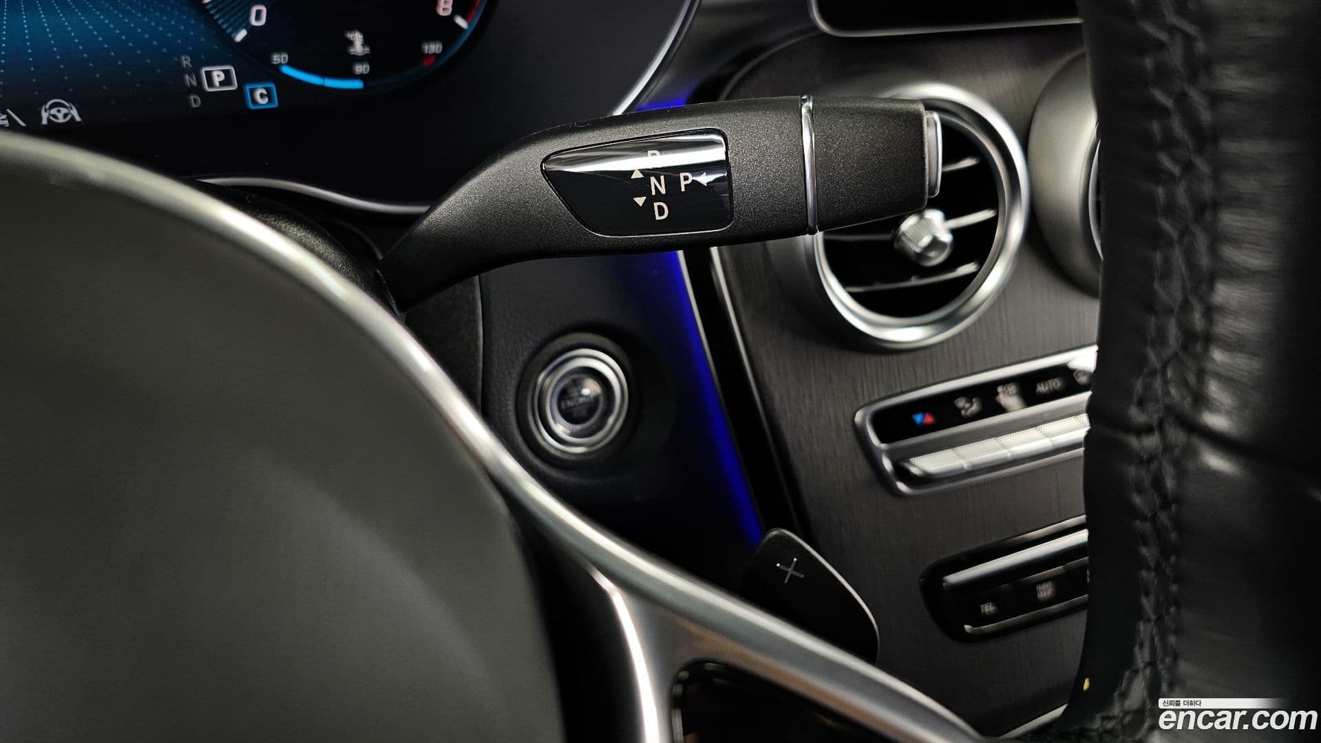 Main__Slider__Photo:GLC-Class Mercedes-Benz 2022.8-8