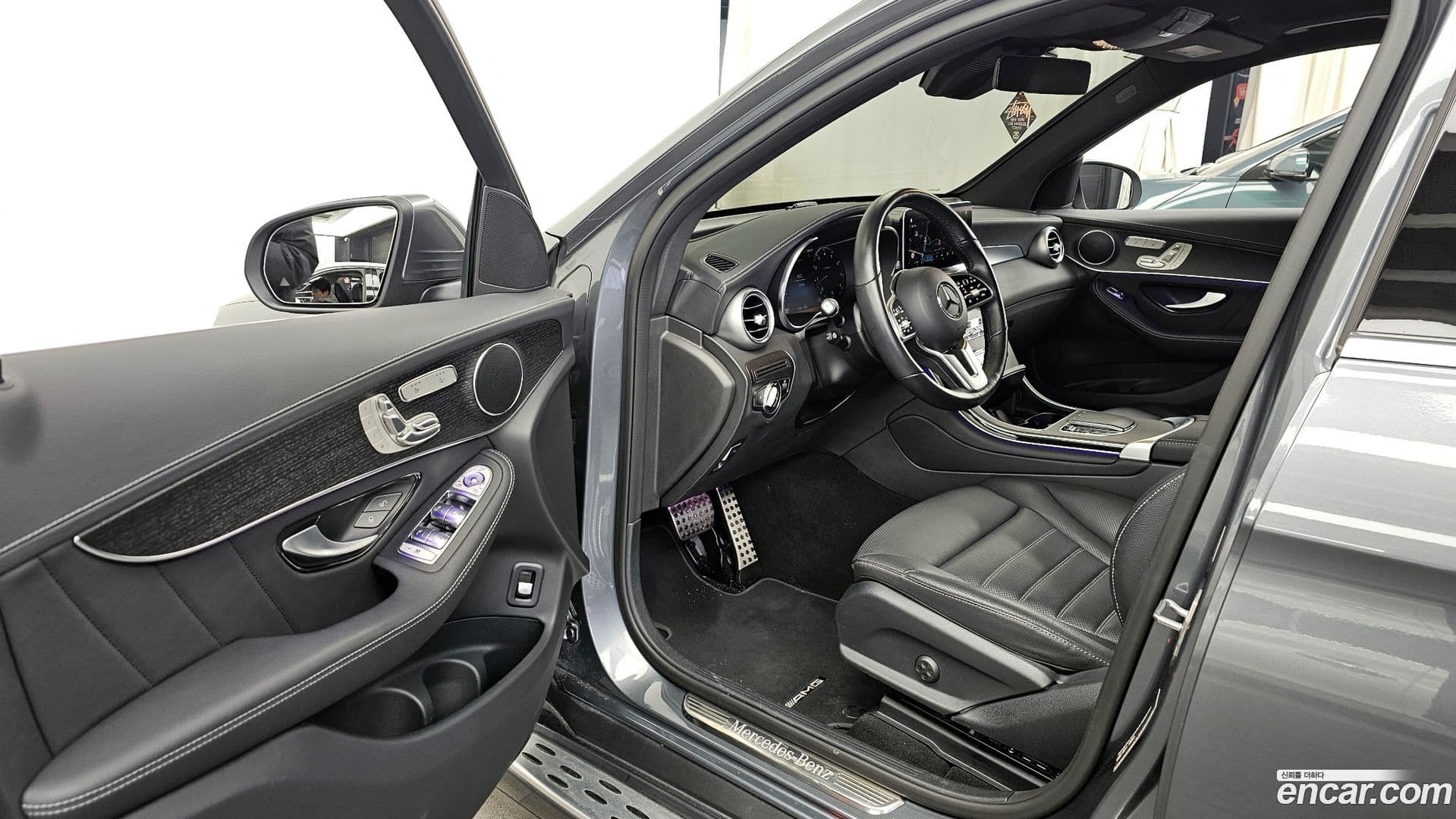 Main__Slider__Photo:GLC-Class Mercedes-Benz 2022.8-9