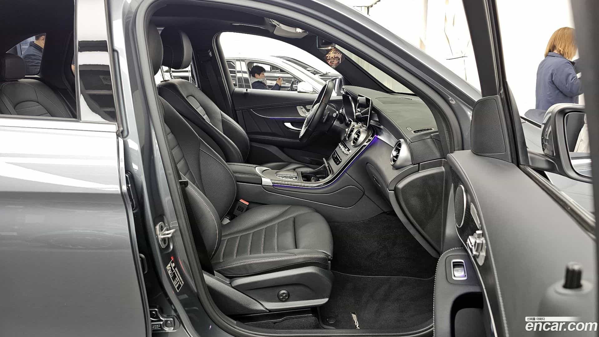 GLC-Class Mercedes-Benz 2022.8-OPTION-015