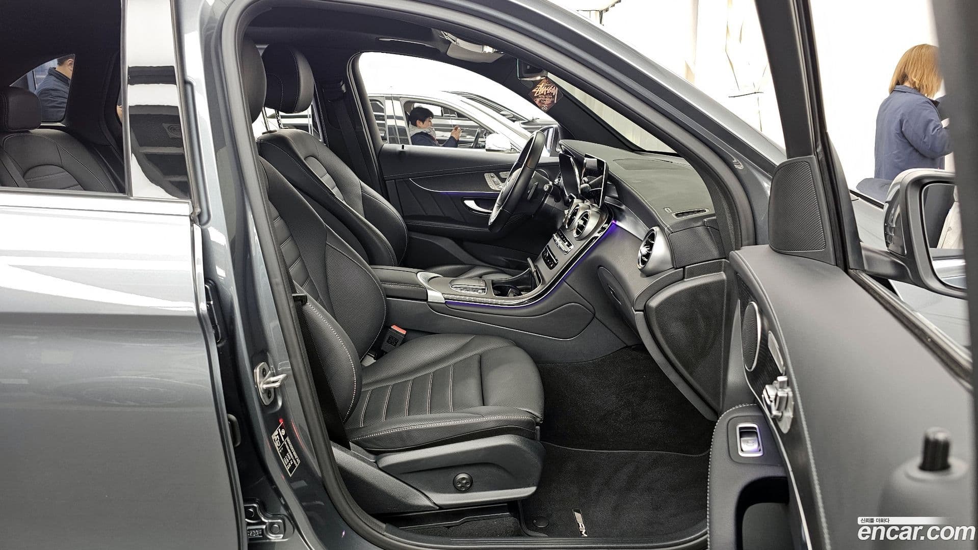 Main__Slider__Photo:GLC-Class Mercedes-Benz 2022.8-10