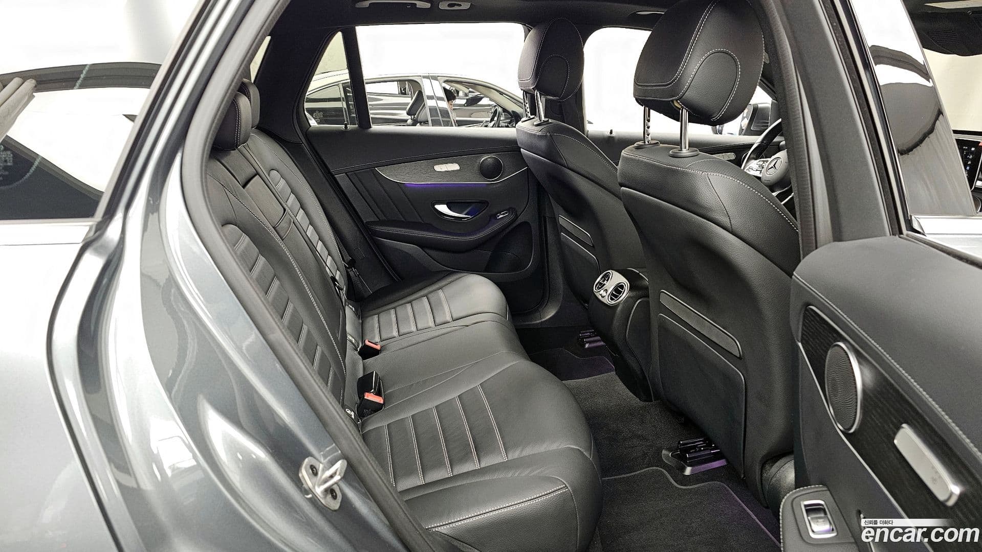 Main__Slider__Photo:GLC-Class Mercedes-Benz 2022.8-11