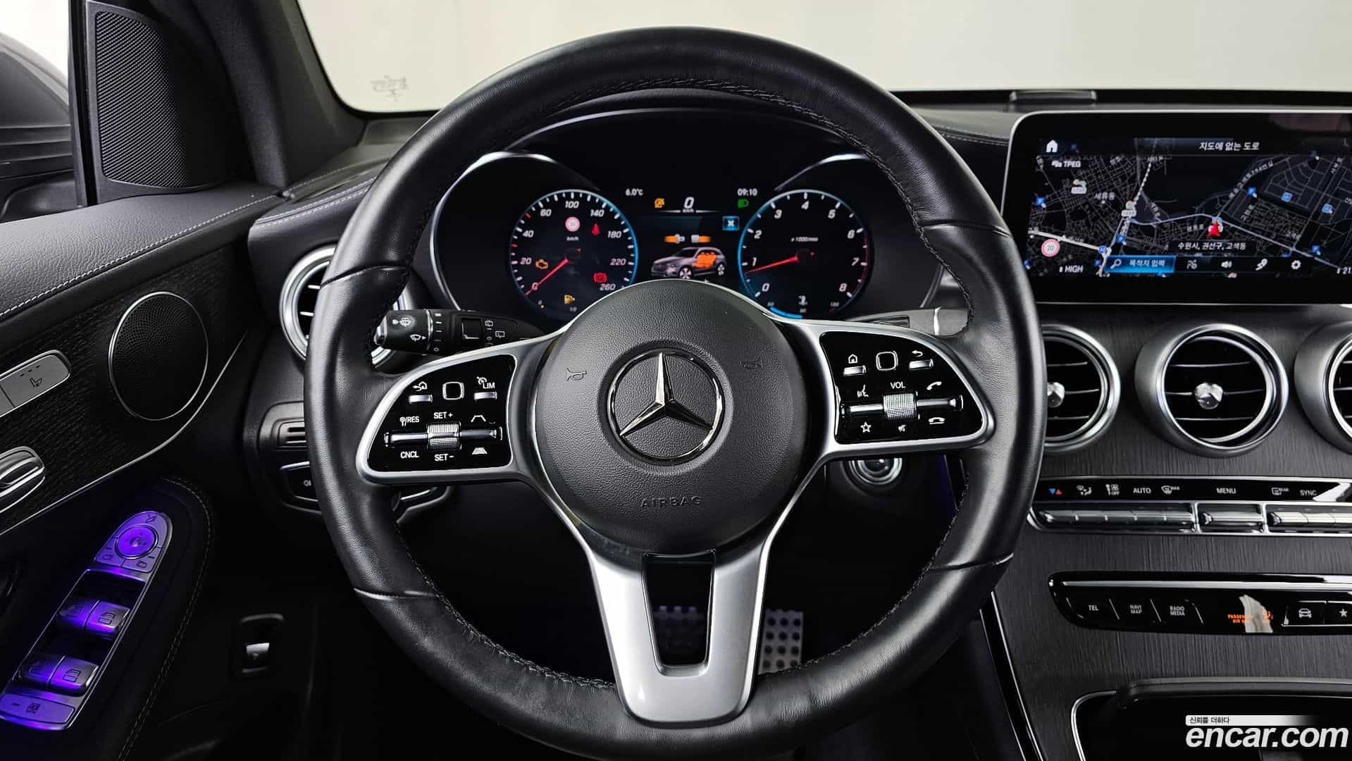 GLC-Class Mercedes-Benz 2022.8-OPTION-017