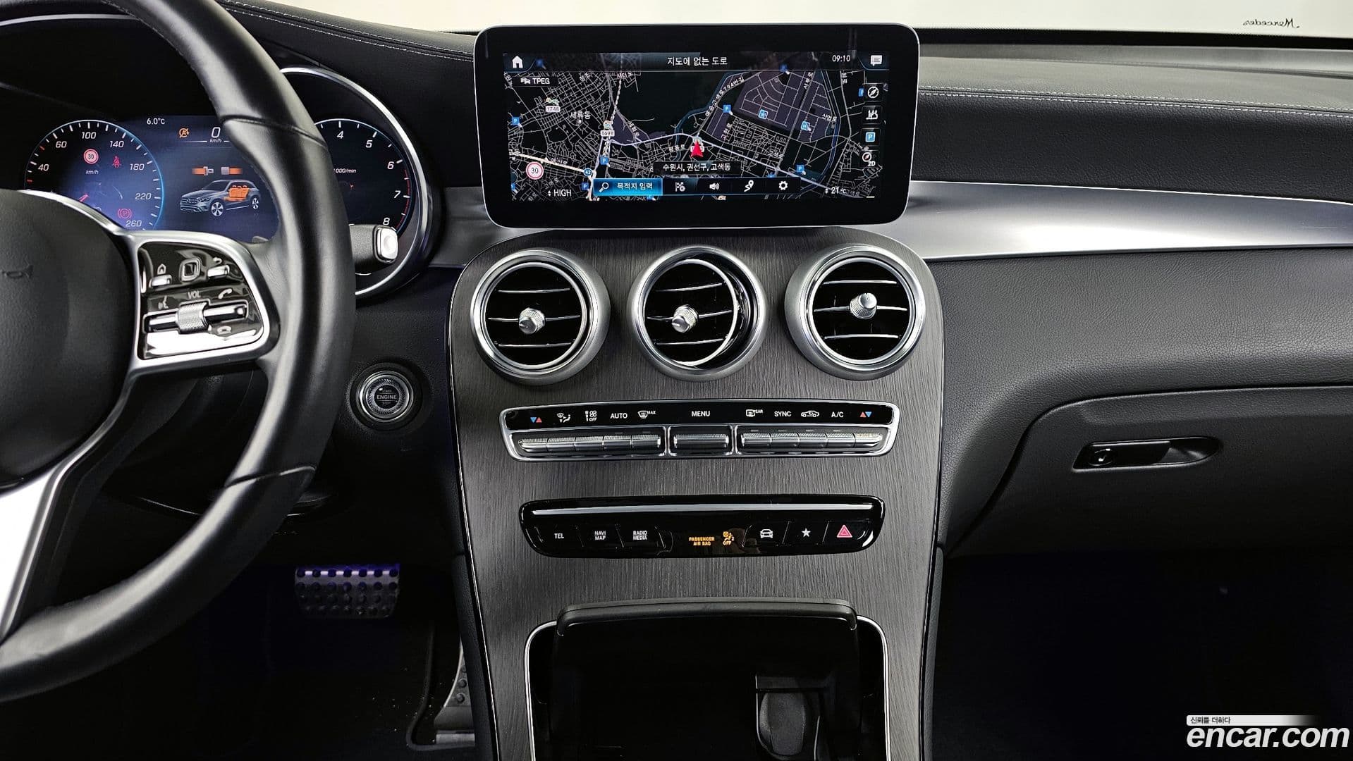 Main__Slider__Photo:GLC-Class Mercedes-Benz 2022.8-13