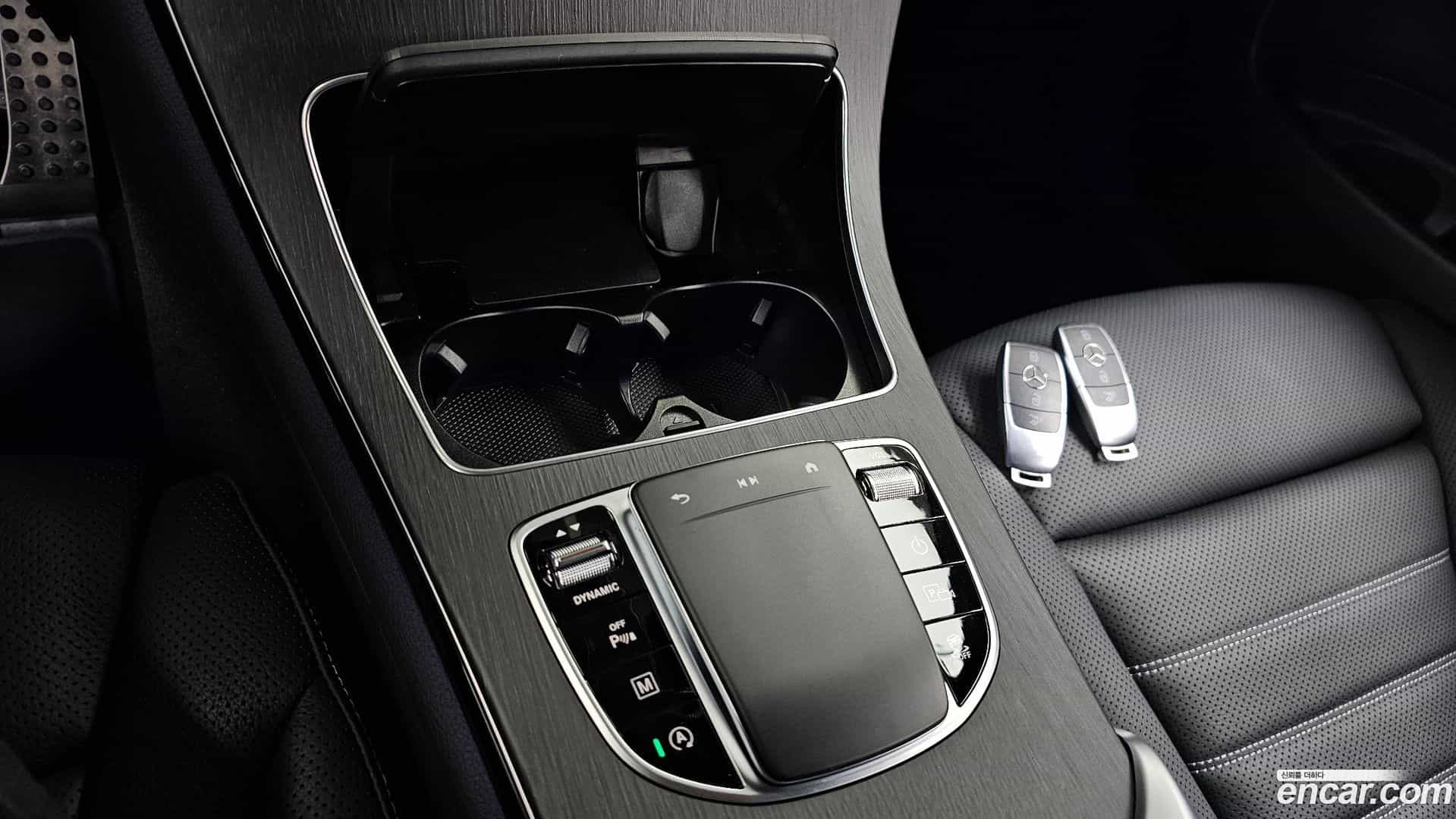 GLC-Class Mercedes-Benz 2022.8-OPTION-022