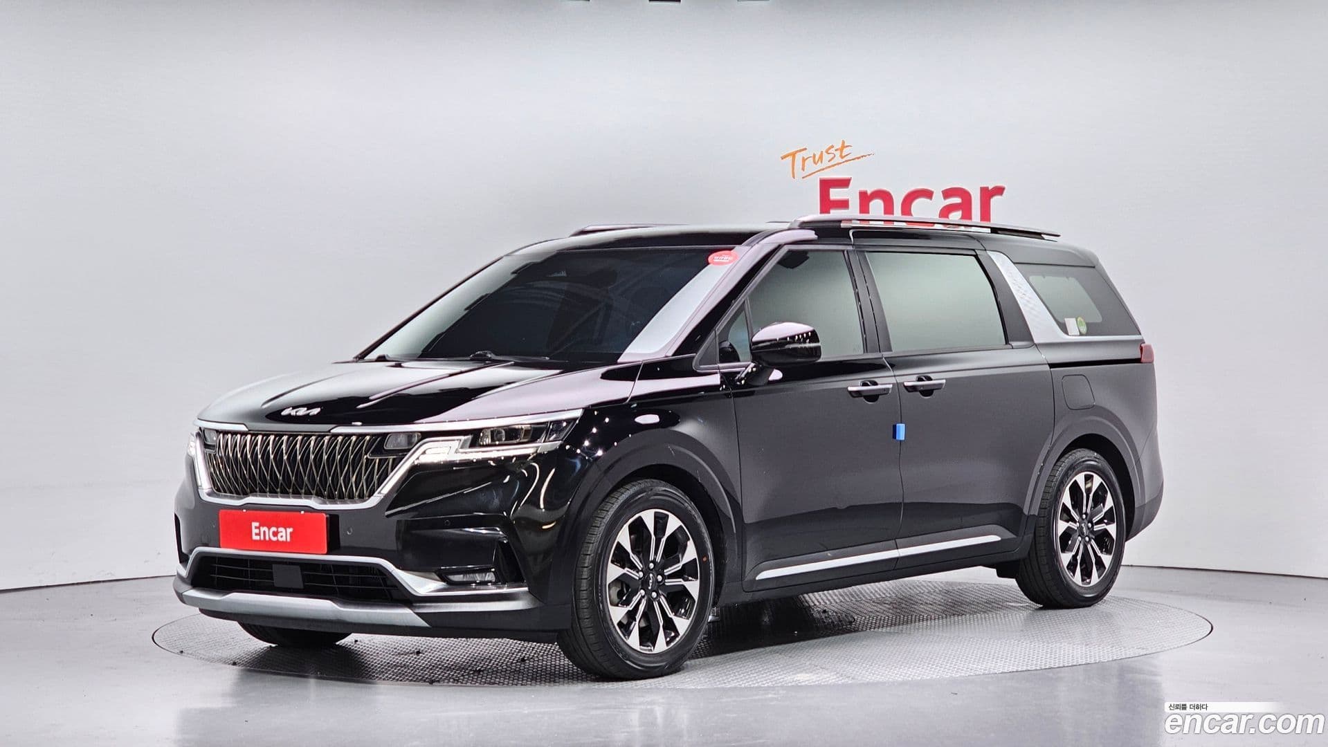 Main__Slider__Photo:Canival Kia 2020.8-0