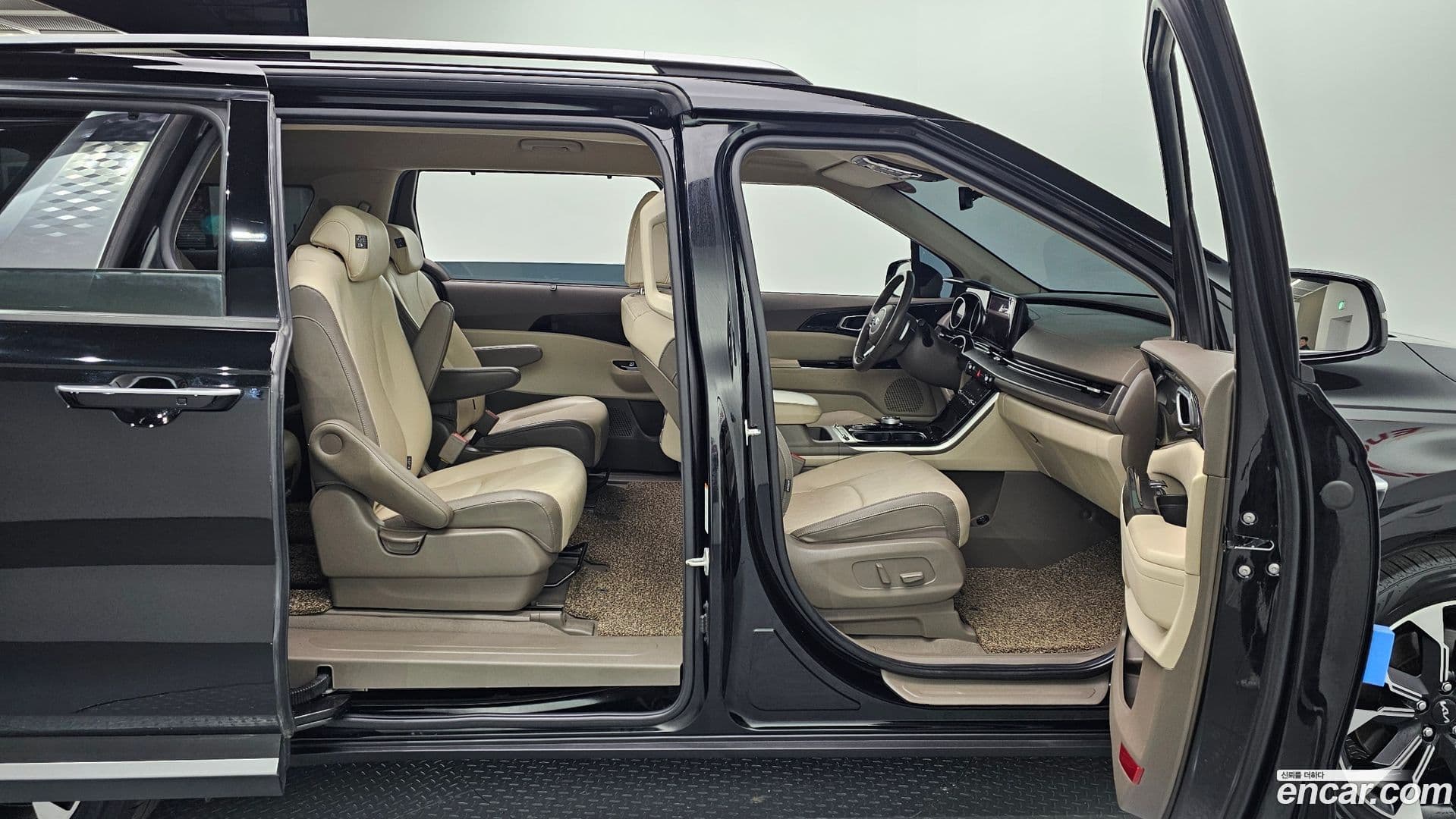 Main__Slider__Photo:Canival Kia 2020.8-10