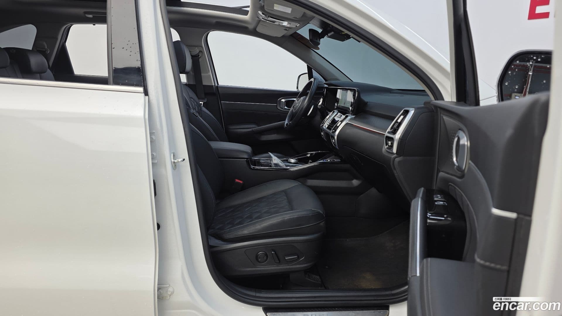 Main__Slider__Photo:Sorento Kia 2022.8-10