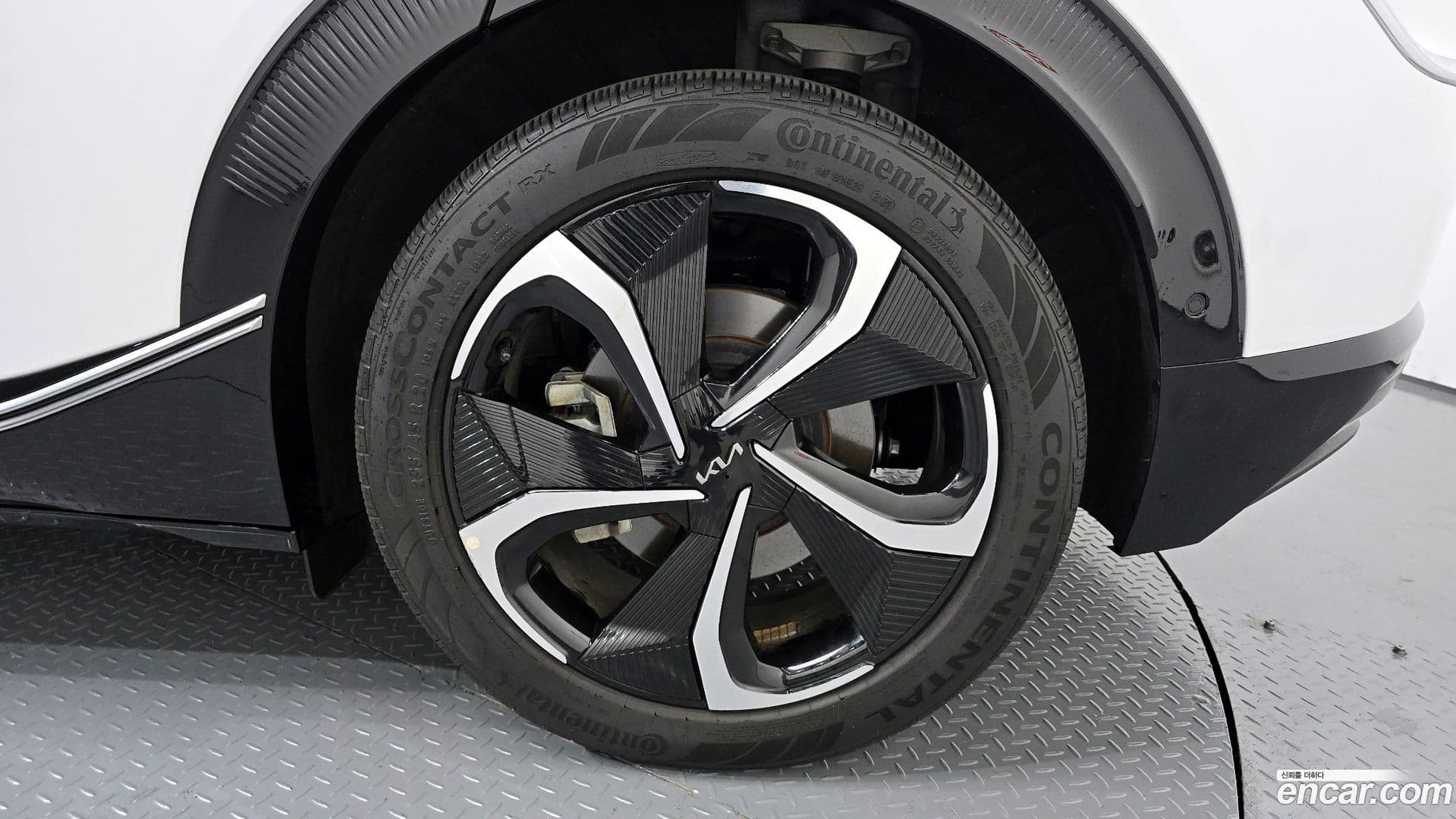 Main__Slider__Photo:EV6 Kia 2024.2-4