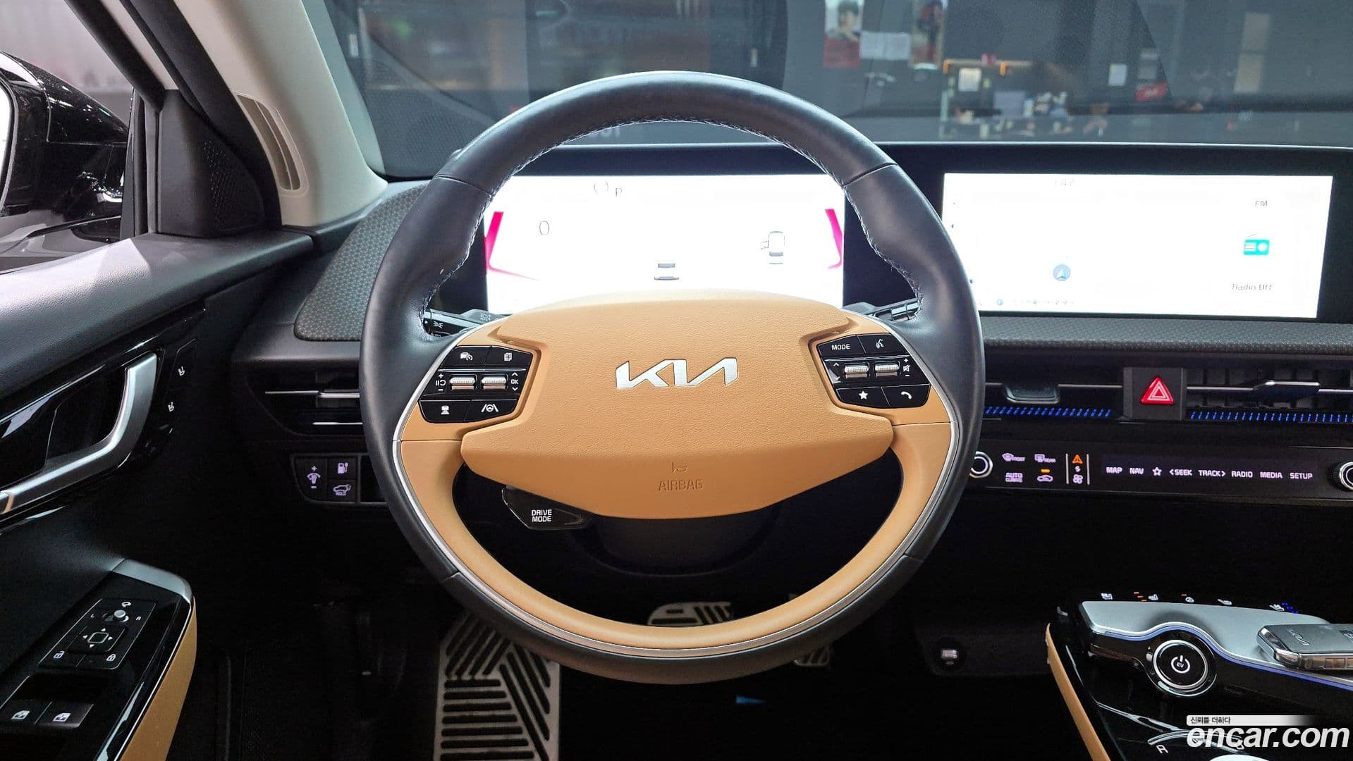 Main__Slider__Photo:EV6 Kia 2024.2-12