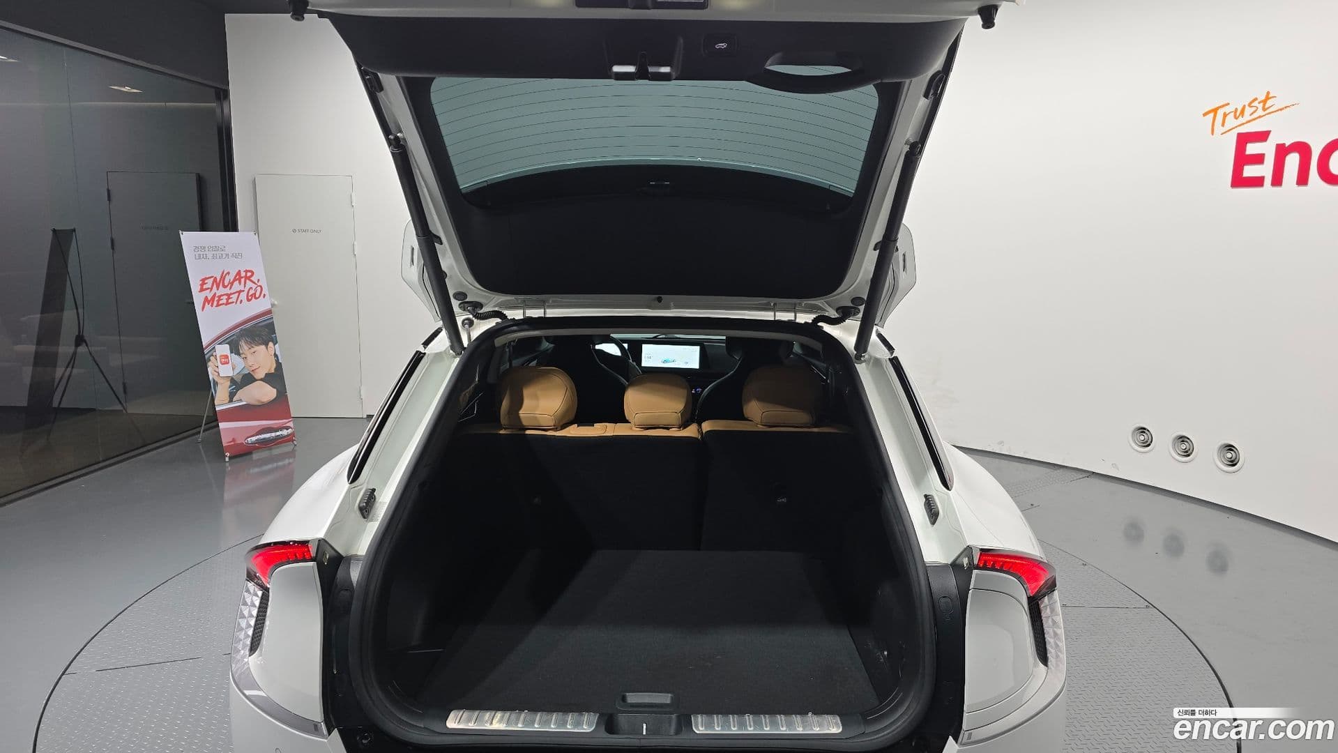 Main__Slider__Photo:EV6 Kia 2024.2-19