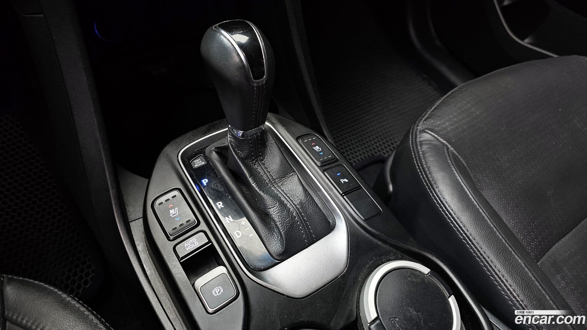 Main__Slider__Photo:Santafe Hyundai 2013.4-8