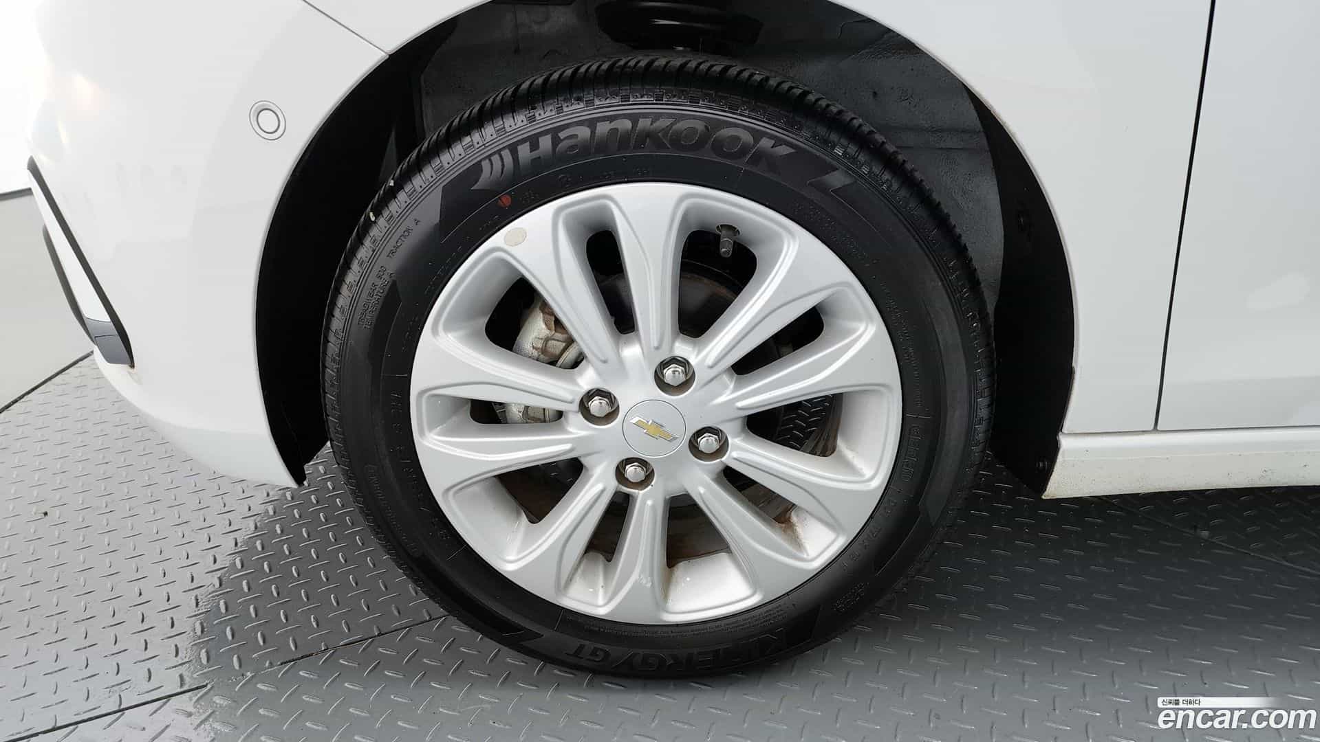 Spark Chevrolet 2018.5-OUTER-005