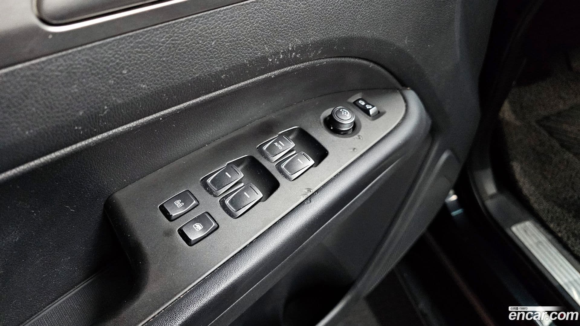 Main__Slider__Photo:Rexton KG_Mobility_Ssangyong 2019.4-12