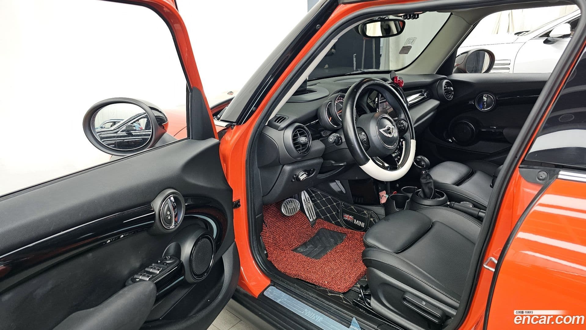 Main__Slider__Photo:Cooper Mini 2019.9-9