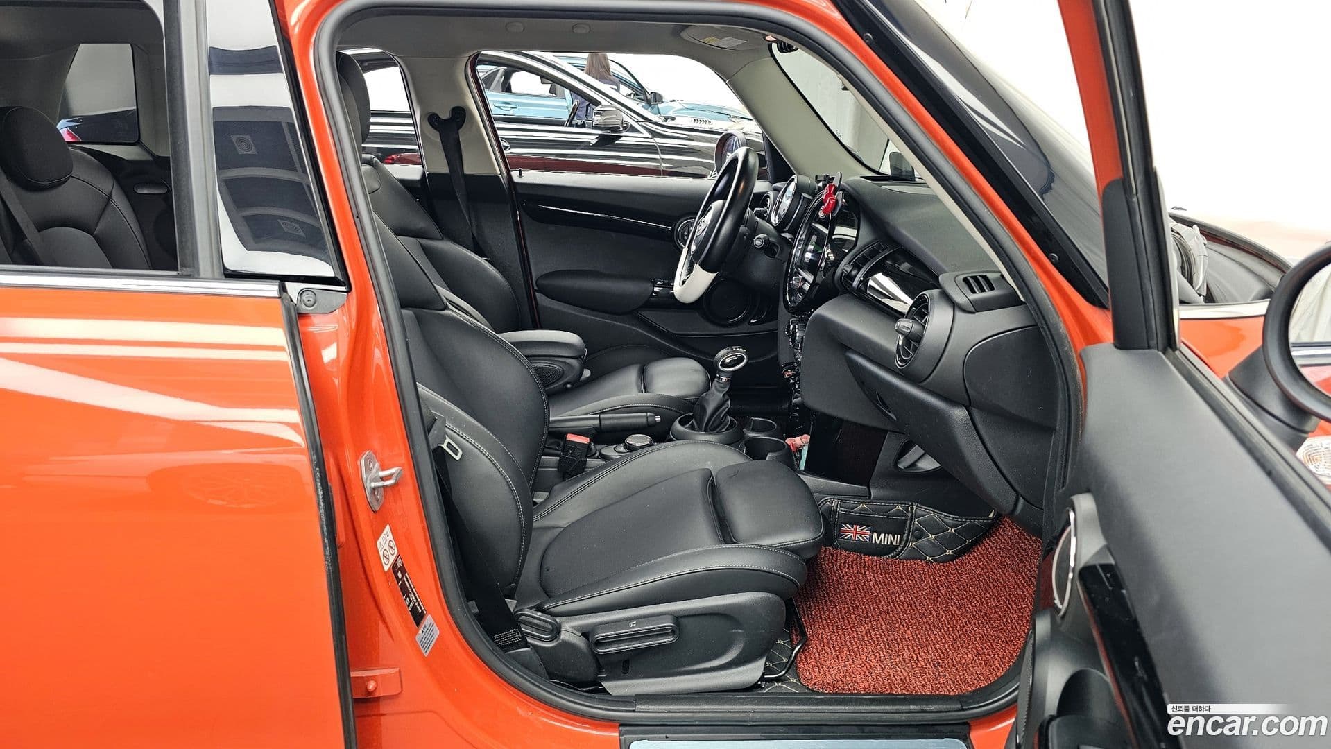 Main__Slider__Photo:Cooper Mini 2019.9-10