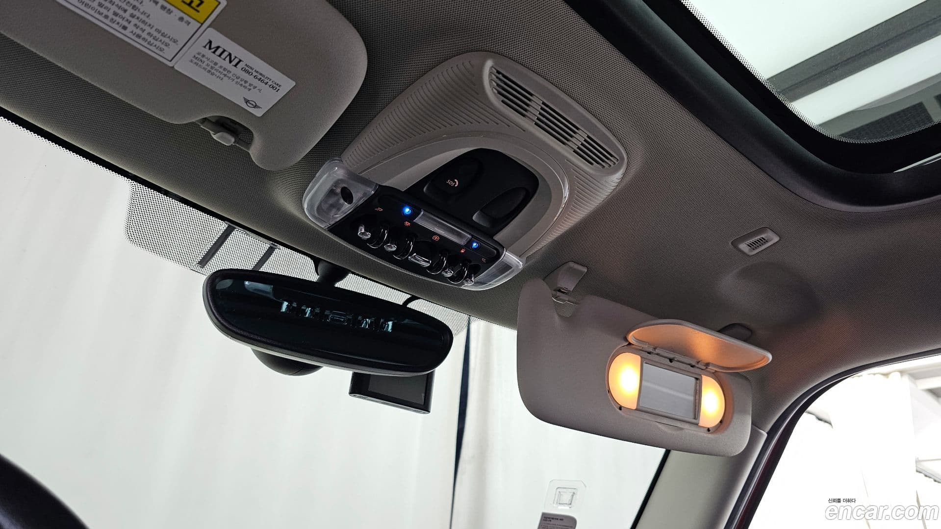 Main__Slider__Photo:Cooper Mini 2019.9-17