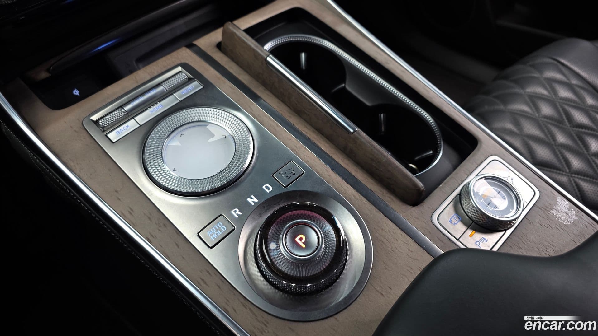 Main__Slider__Photo:GV80 Genesis 2021.6-8