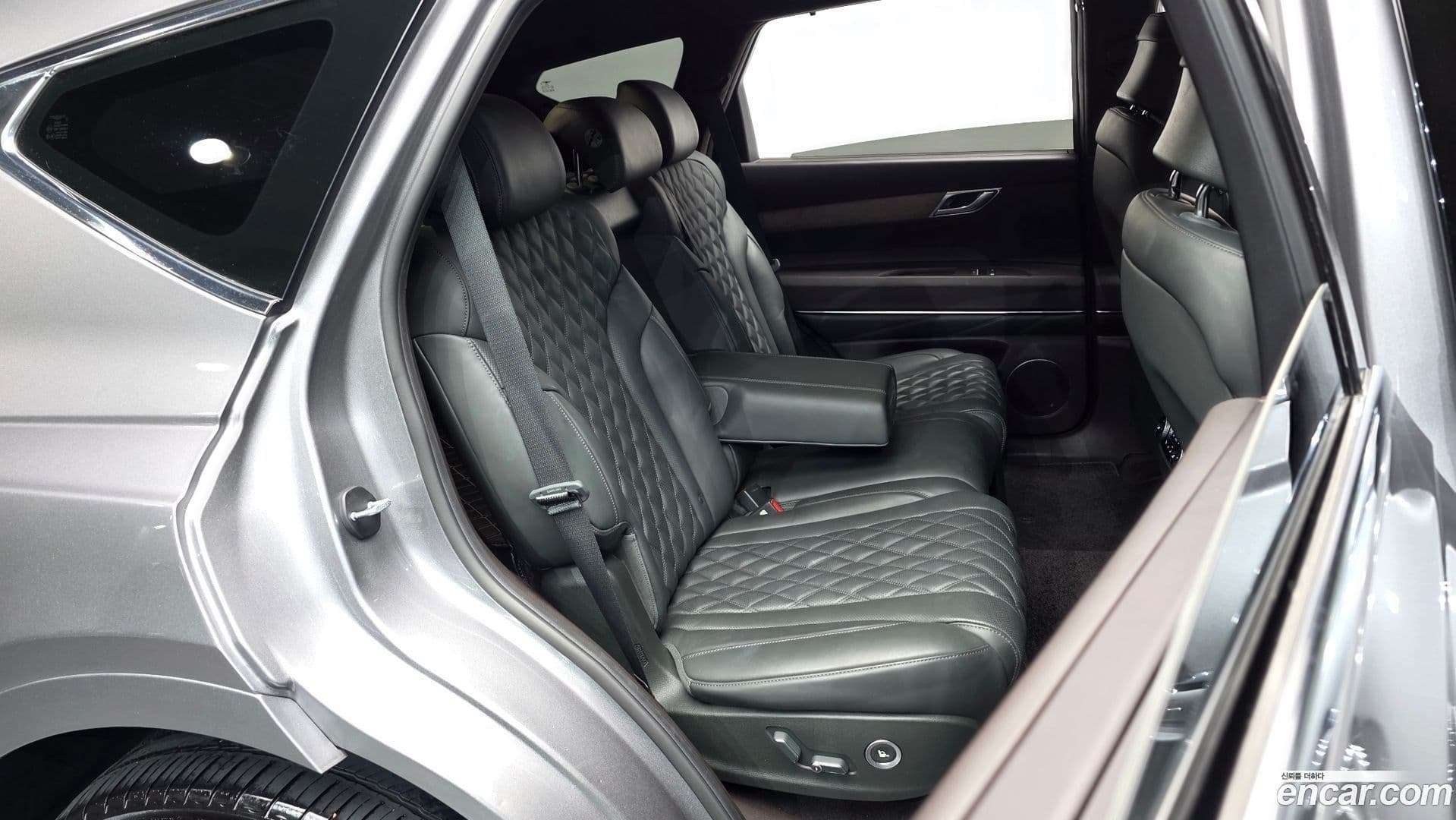 Main__Slider__Photo:GV80 Genesis 2021.6-10