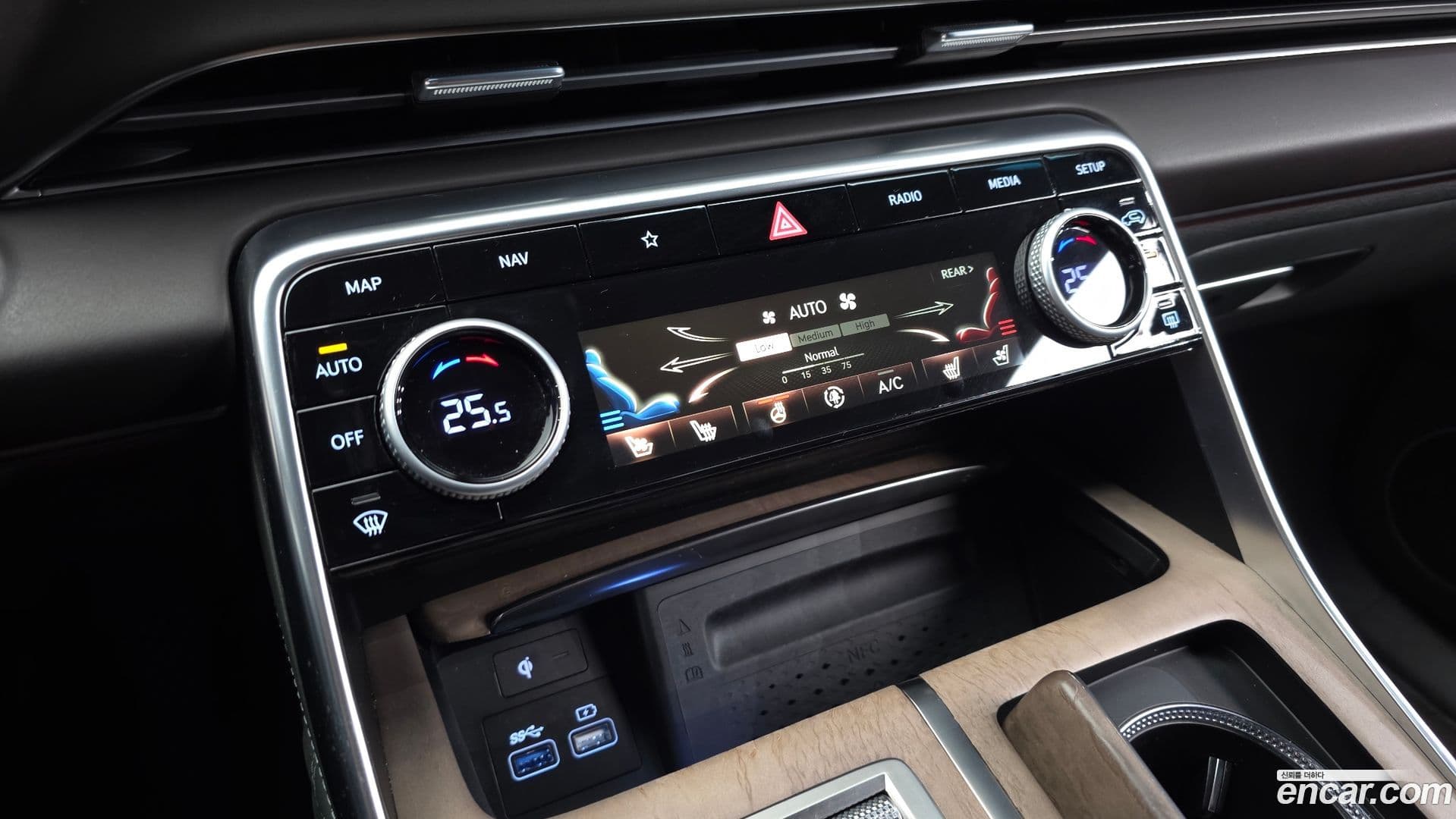 Main__Slider__Photo:GV80 Genesis 2021.6-16