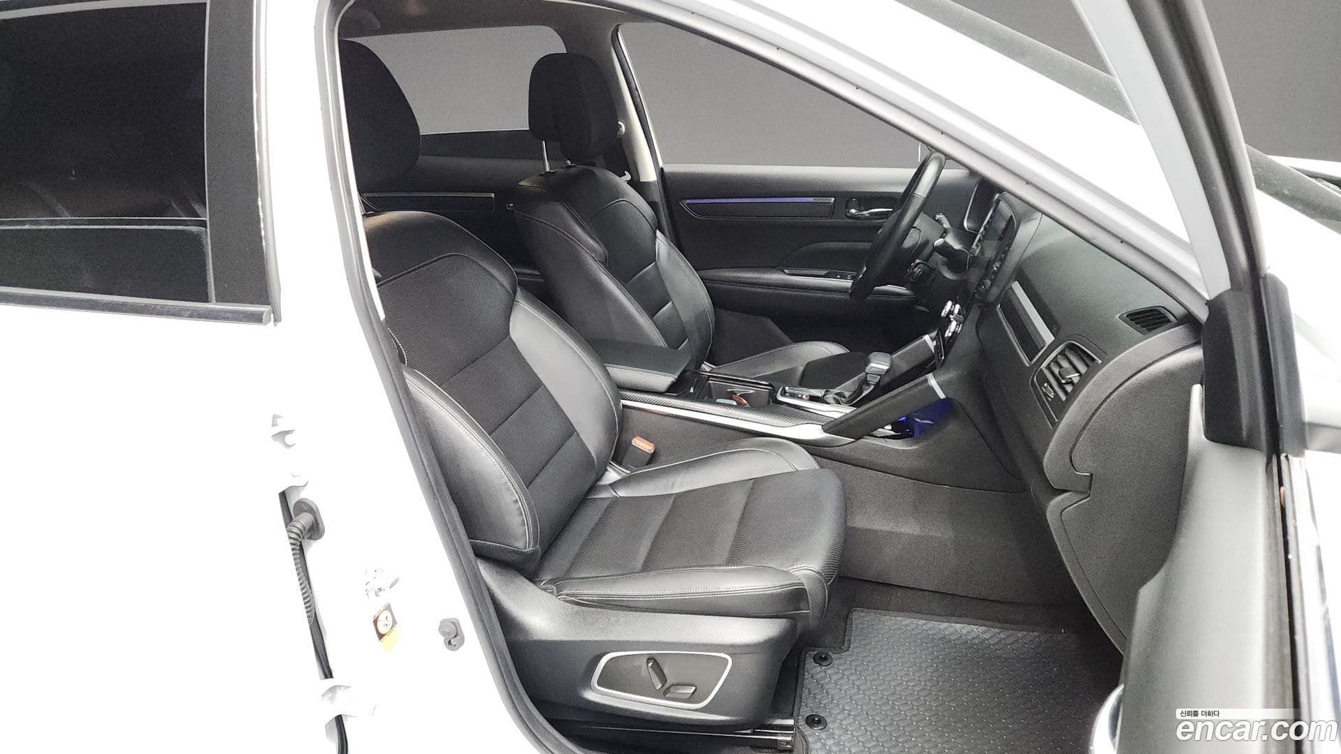 Main__Slider__Photo:QM6 Renault Korea 2021.2-10