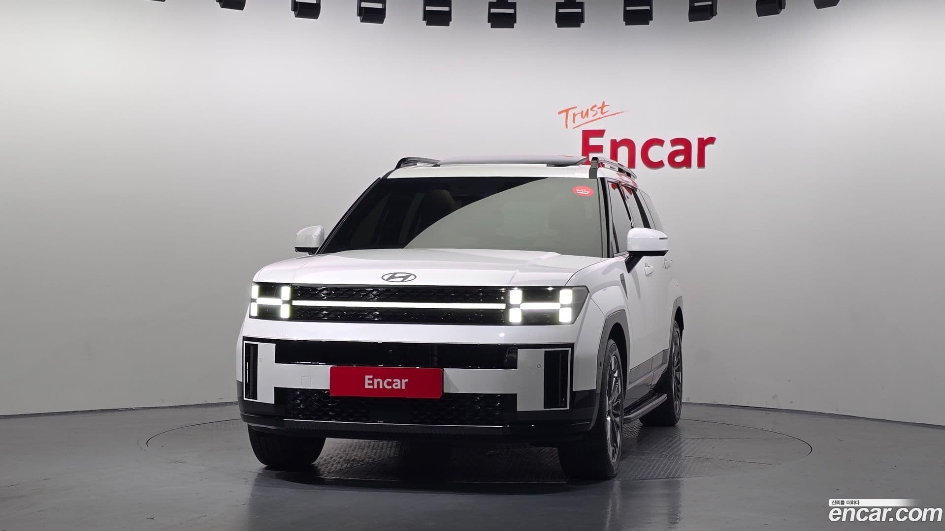 Main__Slider__Photo:Santafe Hyundai 2025.5-2