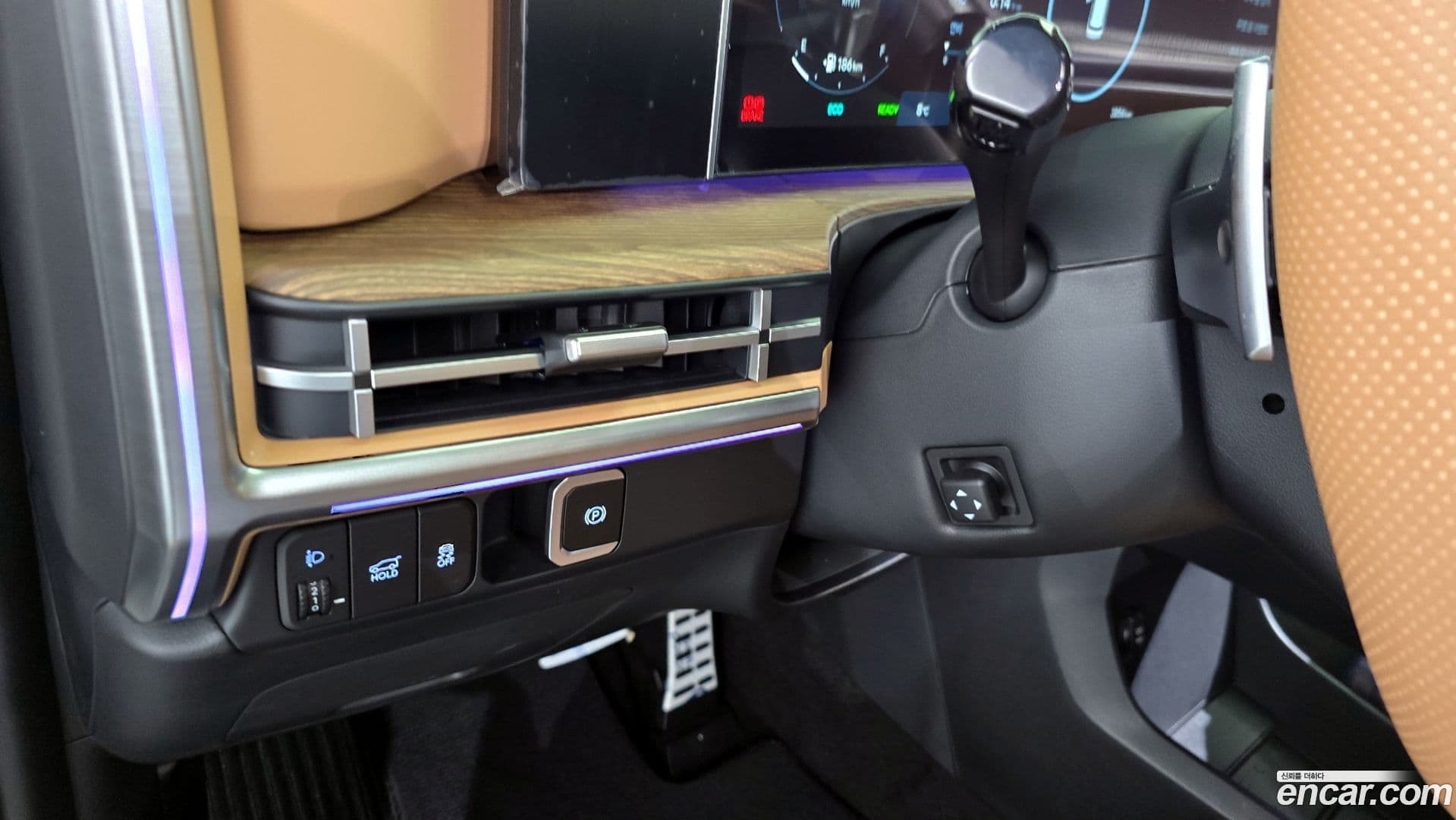 Main__Slider__Photo:Santafe Hyundai 2025.5-14