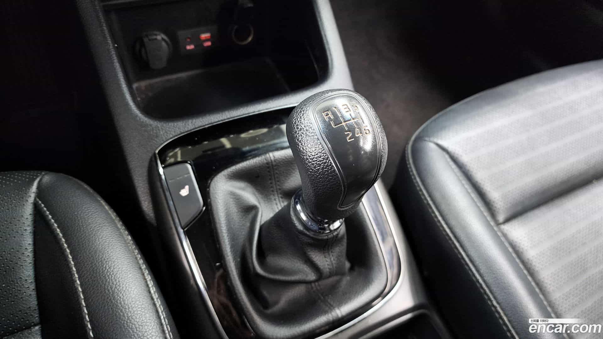 K3 Kia 2016.0-INNER-009