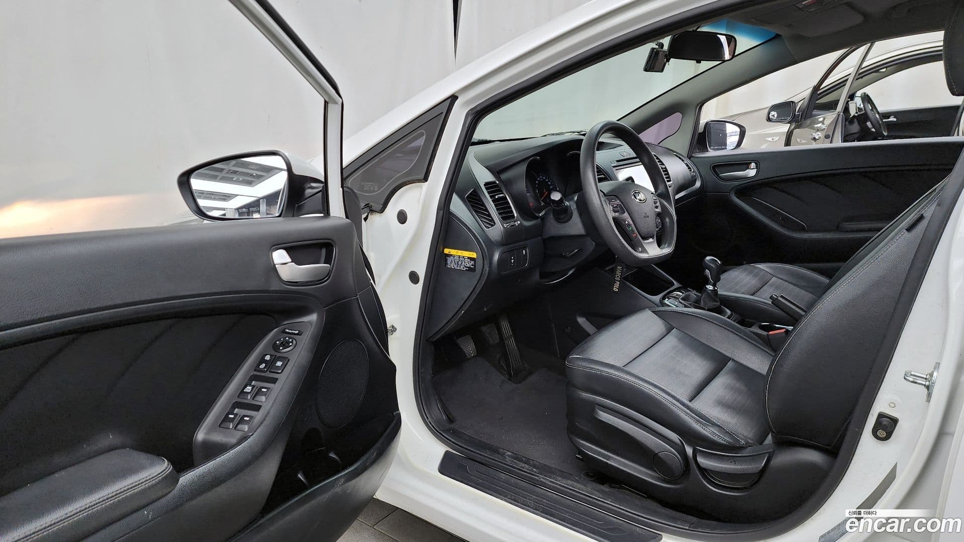 Main__Slider__Photo:K3 Kia 2016.0-9