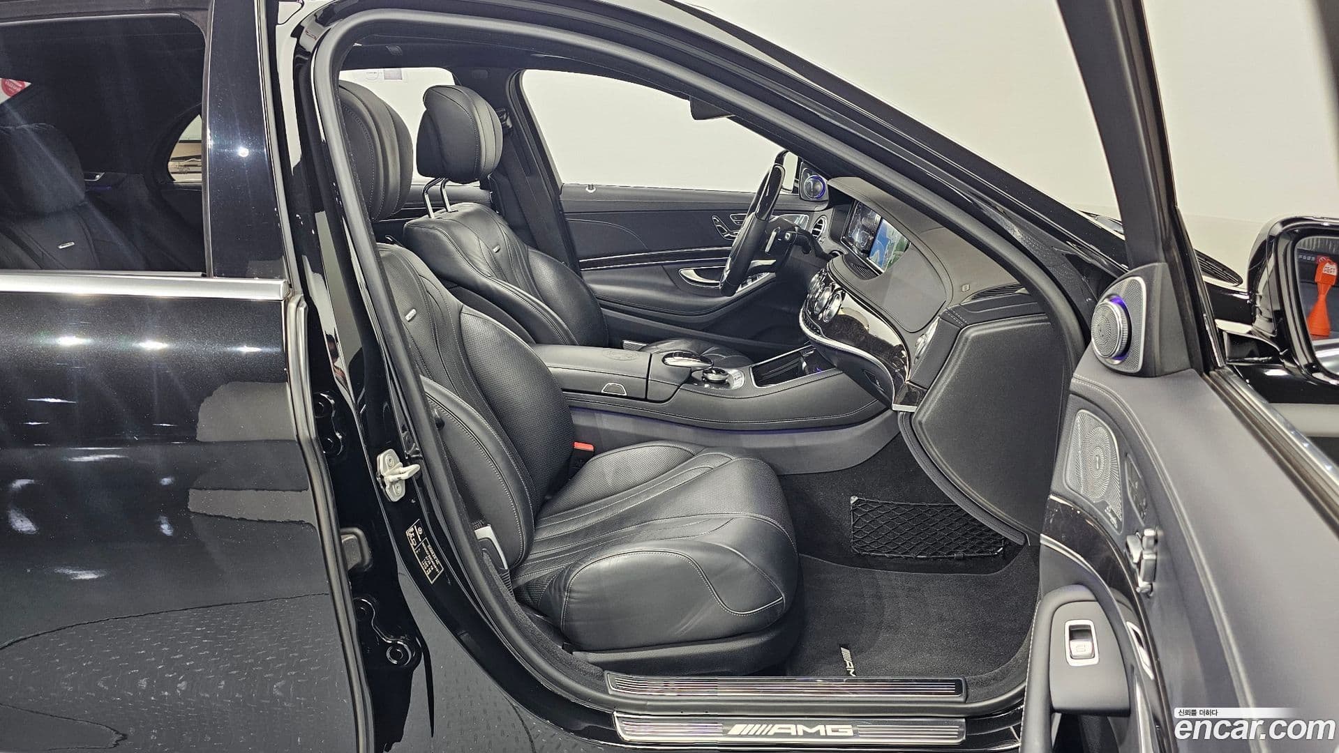 Main__Slider__Photo:S-Class Mercedes-Benz 2016.7-9