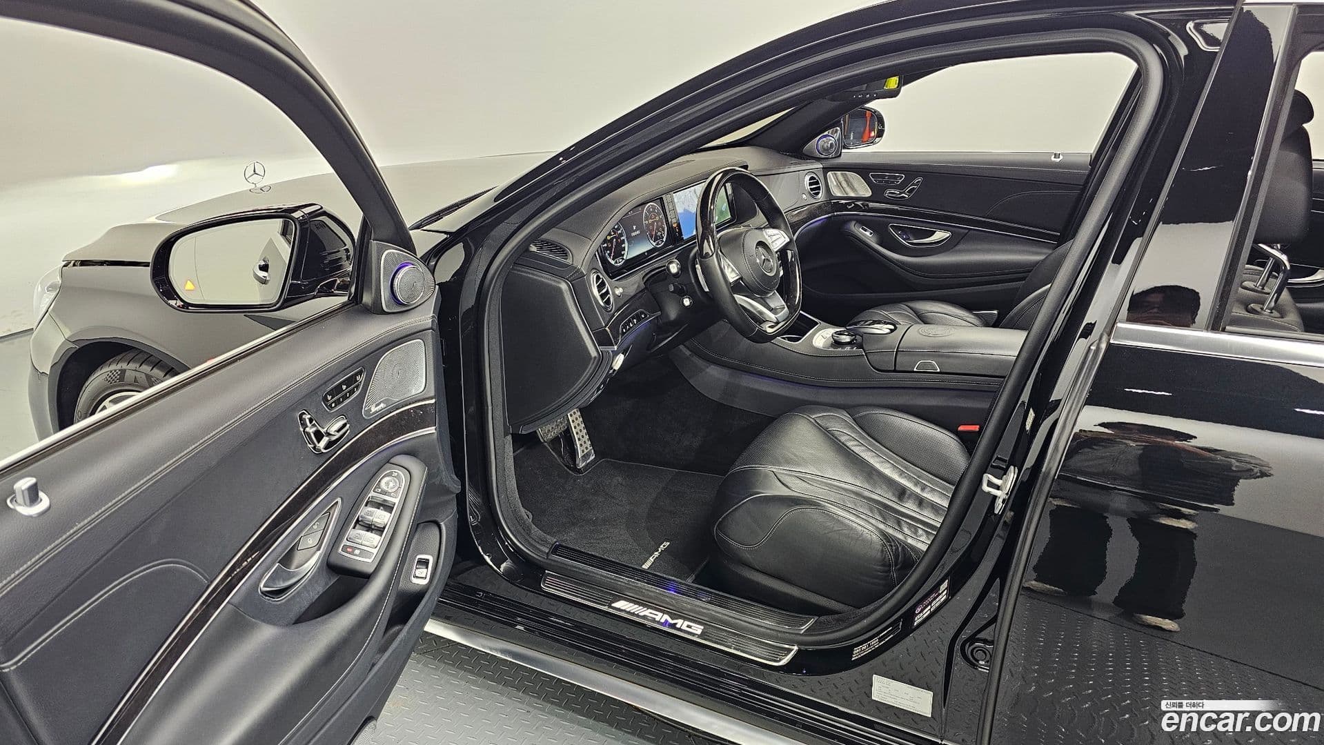 Main__Slider__Photo:S-Class Mercedes-Benz 2016.7-10