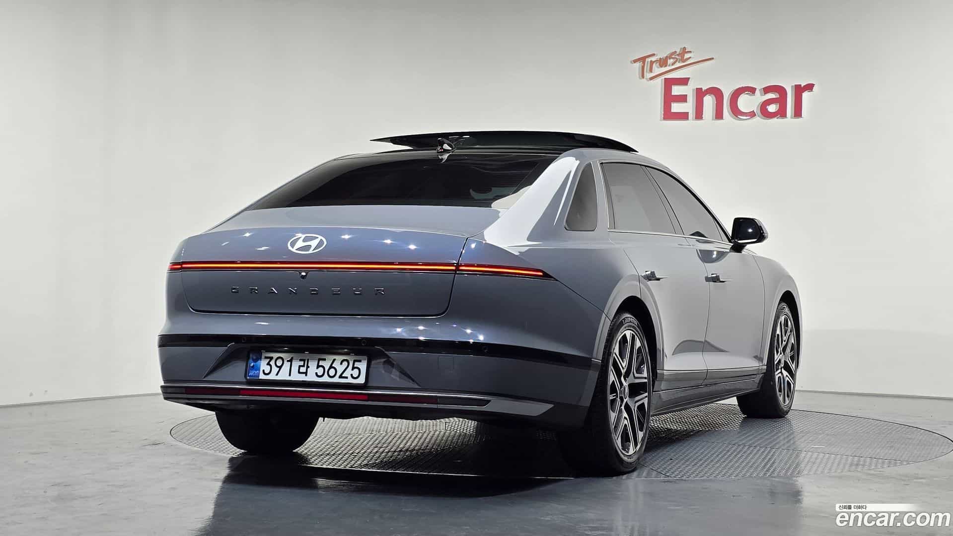 Grandeur Hyundai 2023.11-OUTER-002