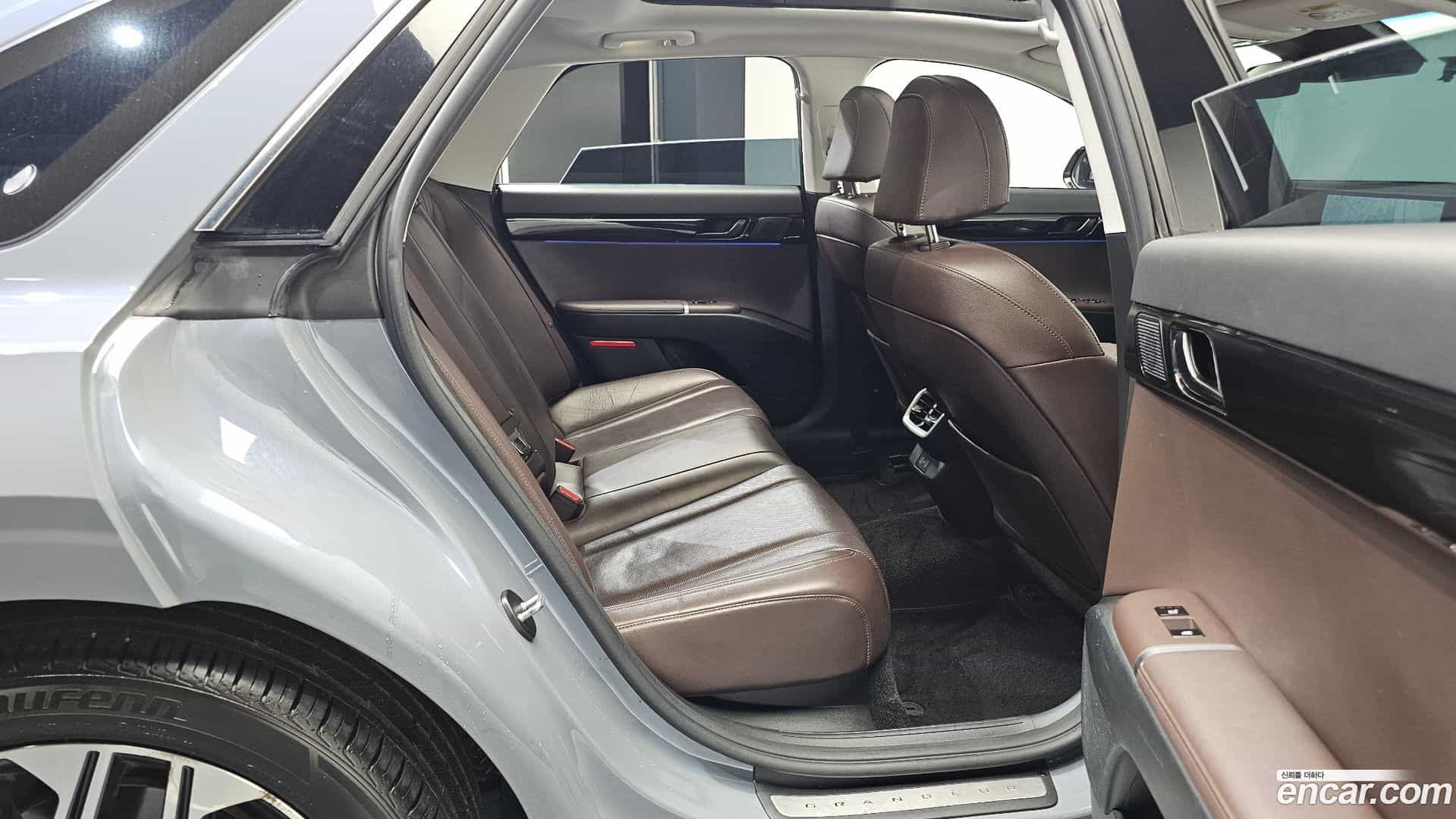 Grandeur Hyundai 2023.11-OPTION-016