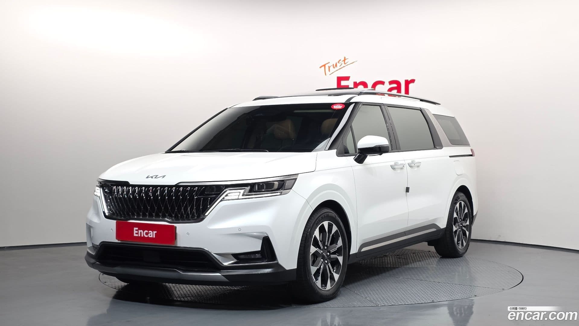 Main__Slider__Photo:Canival Kia 2022.5-0