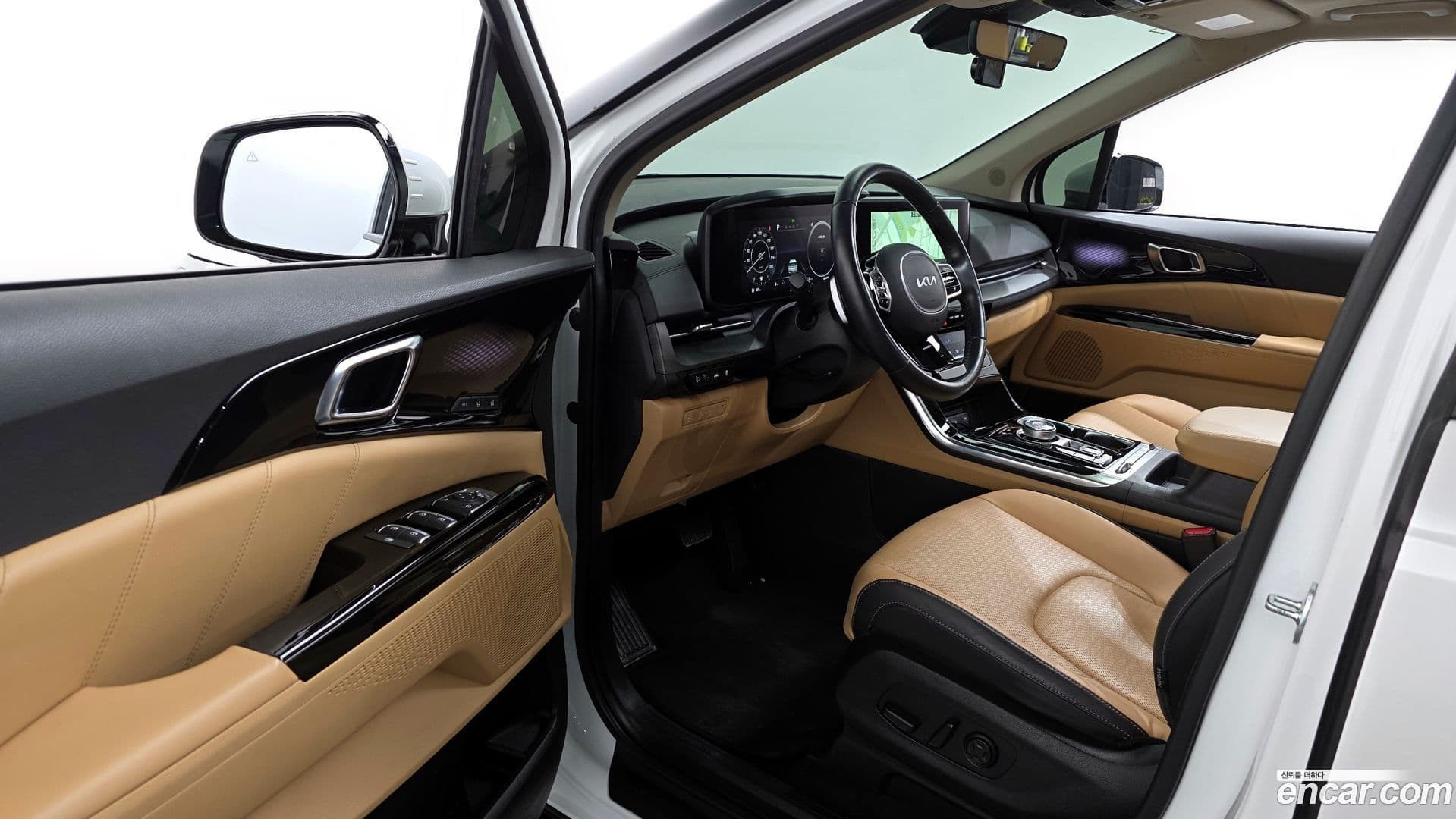 Main__Slider__Photo:Canival Kia 2022.5-9