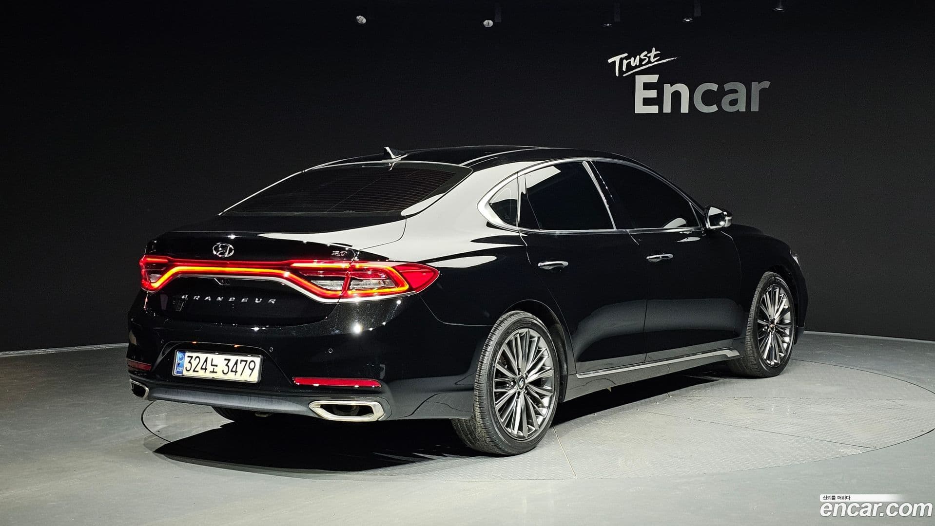 Main__Slider__Photo:Grandeur Hyundai 2017.5-1