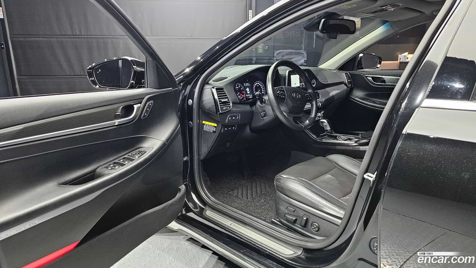 Grandeur Hyundai 2017.5-INNER-010